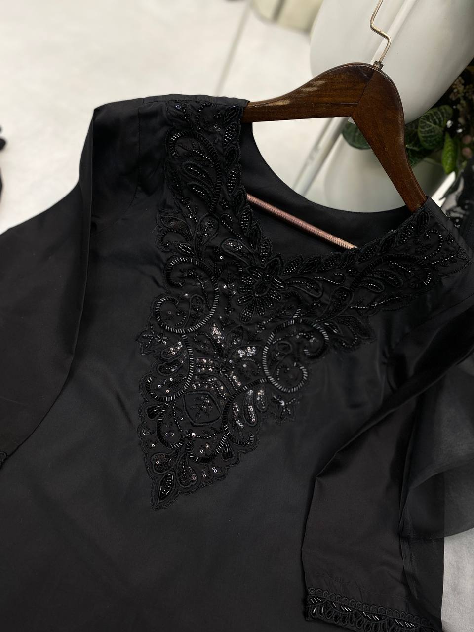 Color_Black