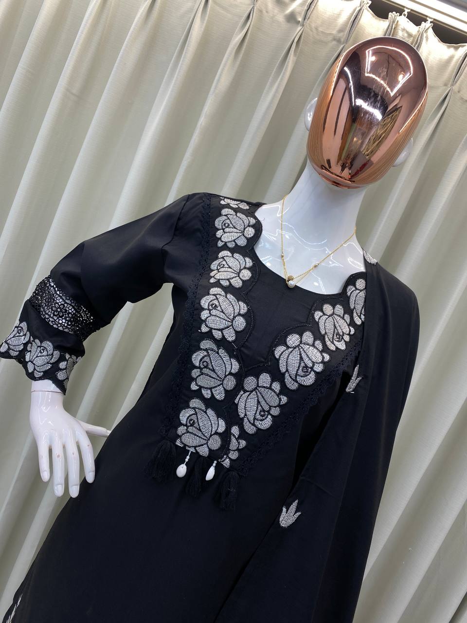 Color_Black