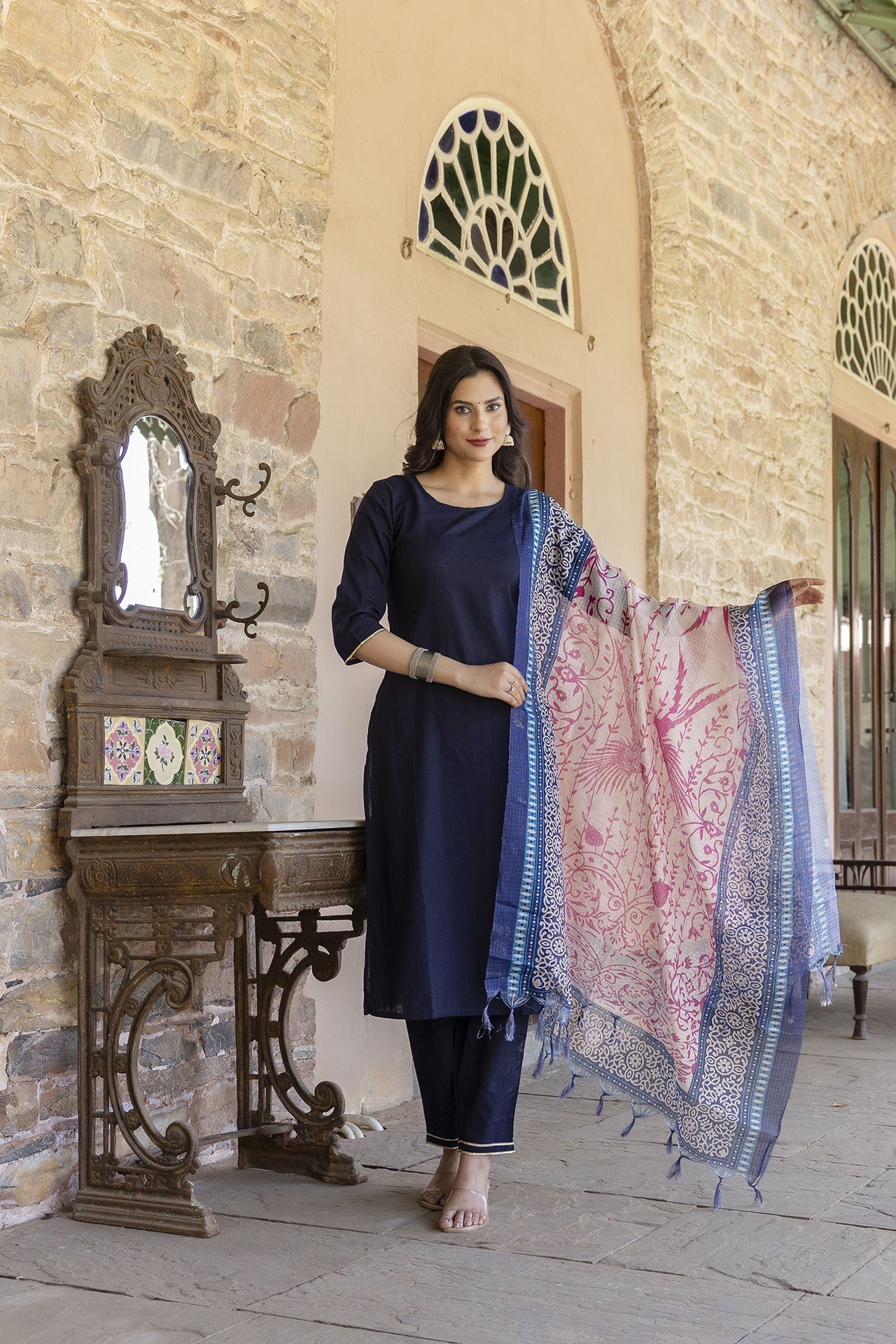 Women's Navy Blue Kurta Set With Pants & printed Dupatta - Taantav