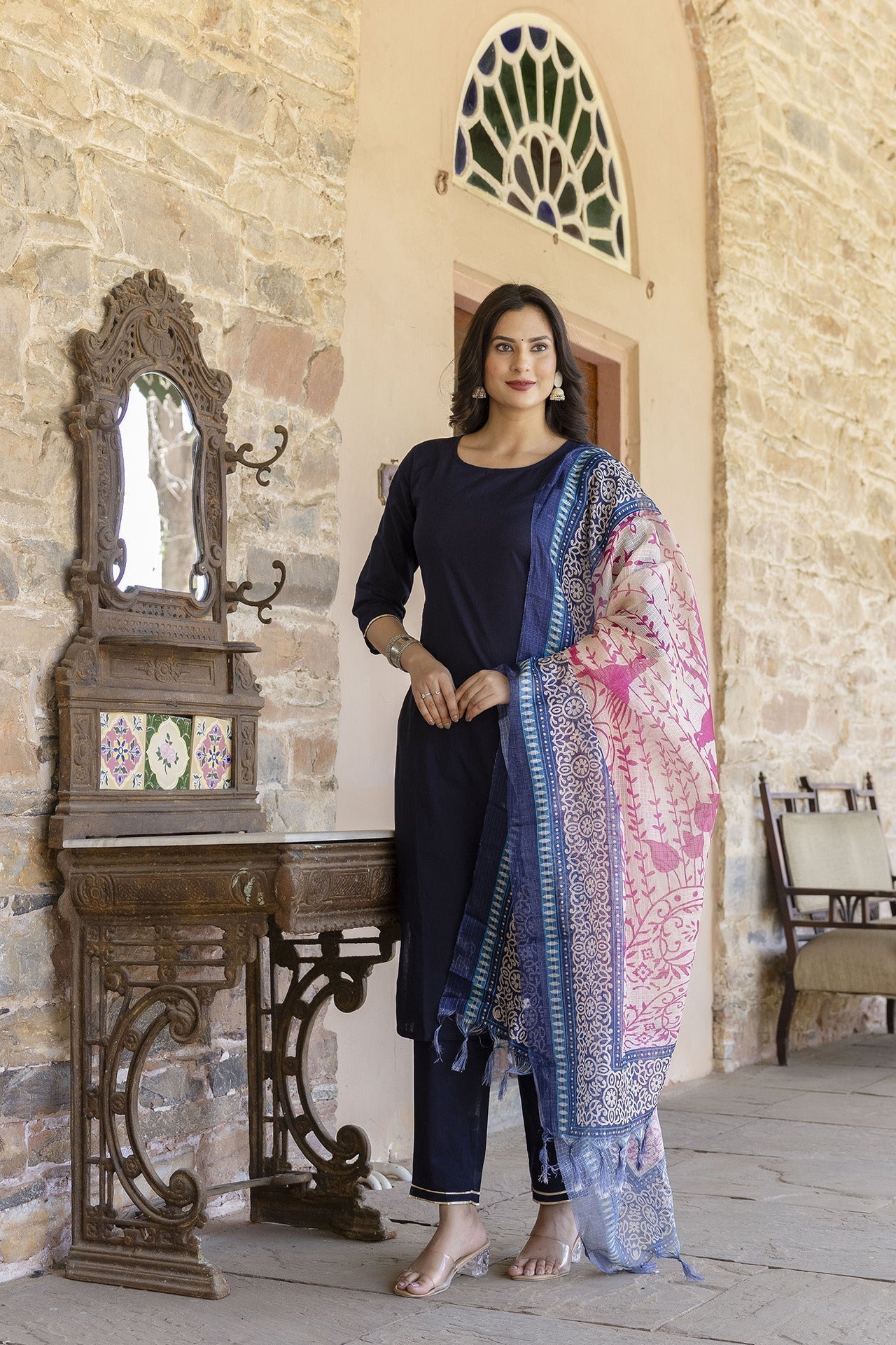 Women's Navy Blue Kurta Set With Pants & printed Dupatta - Taantav