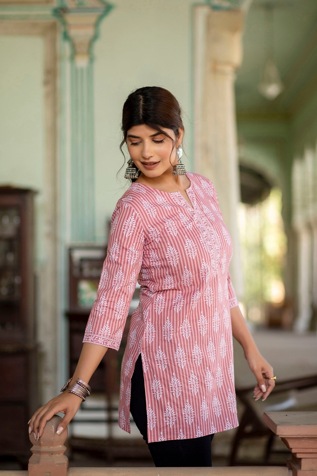 Women's Pink Straight Tunic With Three Quarter Sleeves - Taantav