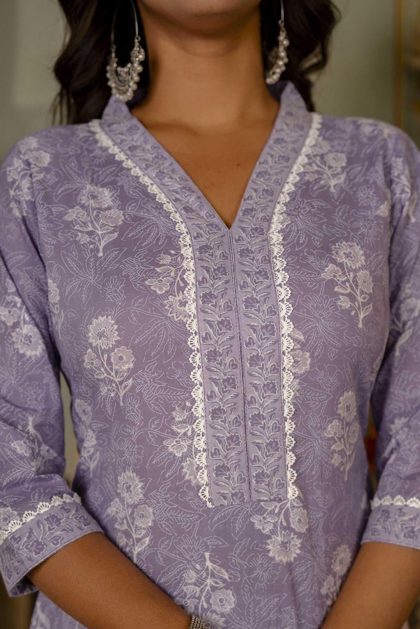 Women's Purple Ethnic Printed Straight Kurta with Three Quarter Sleeves - Taantav