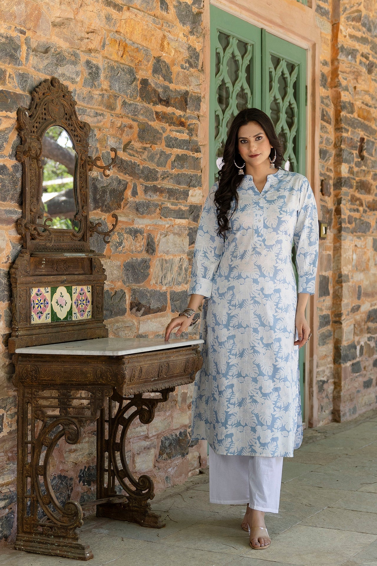 Women's Blue Printed Straight Kurta with Three Quarter Sleeves - Taantav