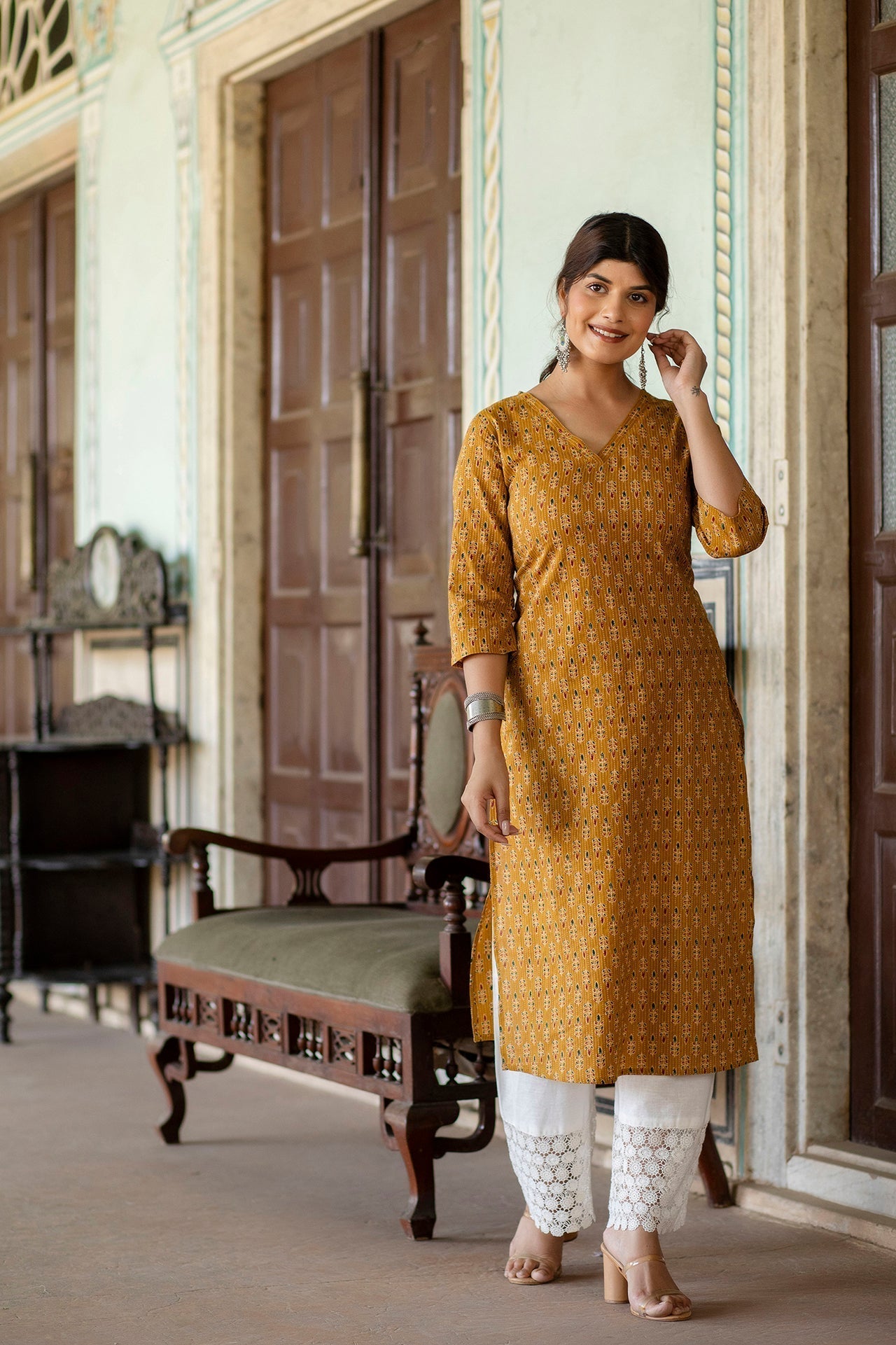 Women's Yellow Ethnic Printed Straight Kurta with Three Quarter Sleeves - Taantav