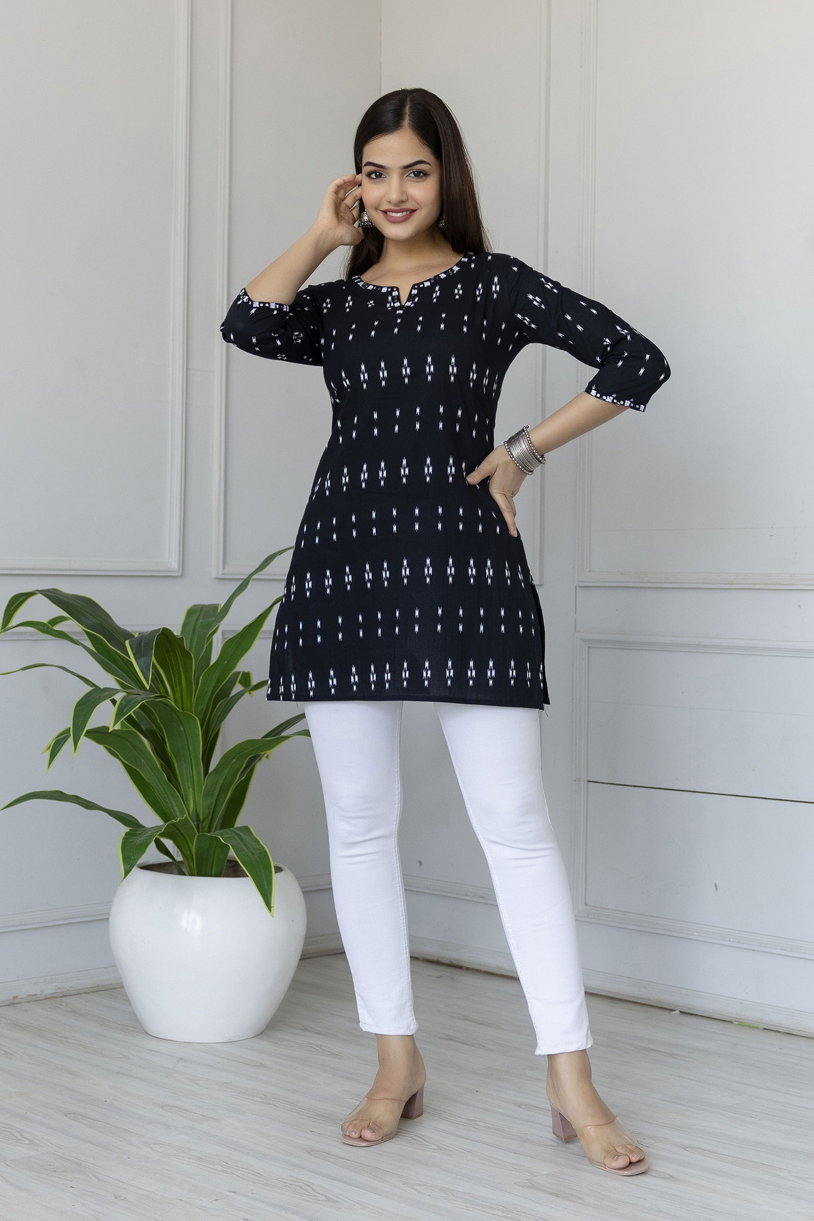 Women's Black Straight Tunic With Embroidered Neck - Taantav