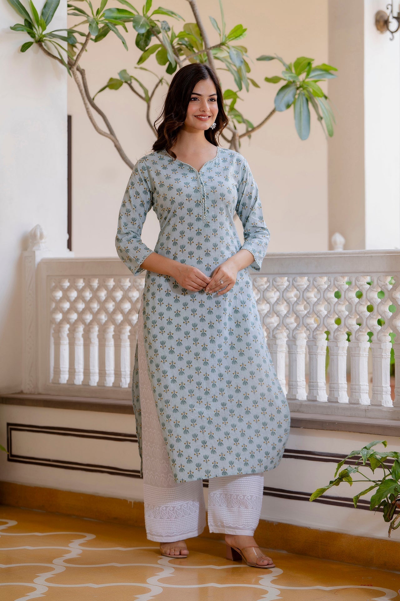 Women's Green Ethnic Printed Straight Kurta with Three Quarter Sleeves - Taantav