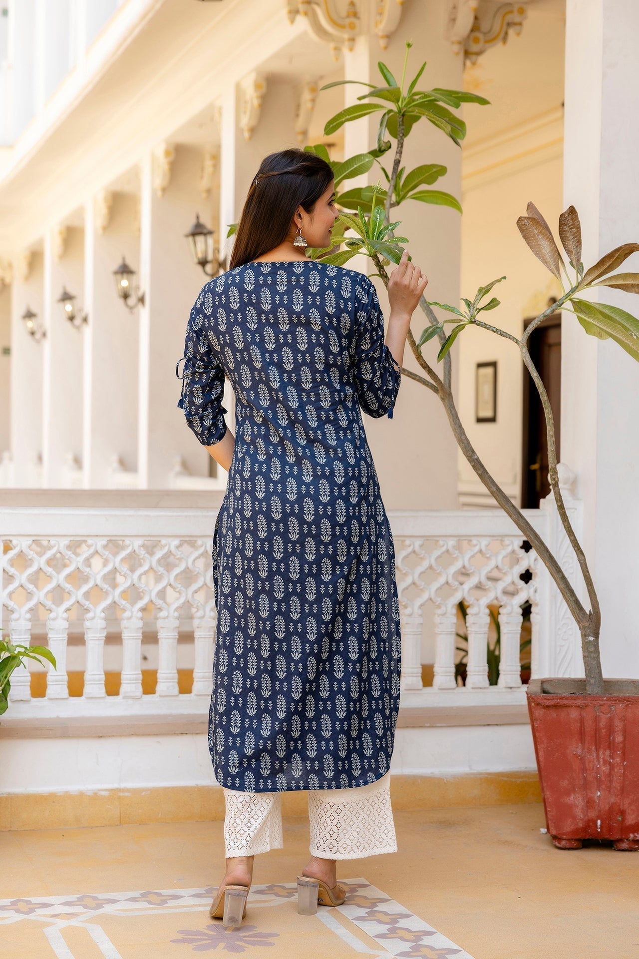 Women's Navy Blue Printed Straight Kurta with Three Quarter Sleeves - Taantav