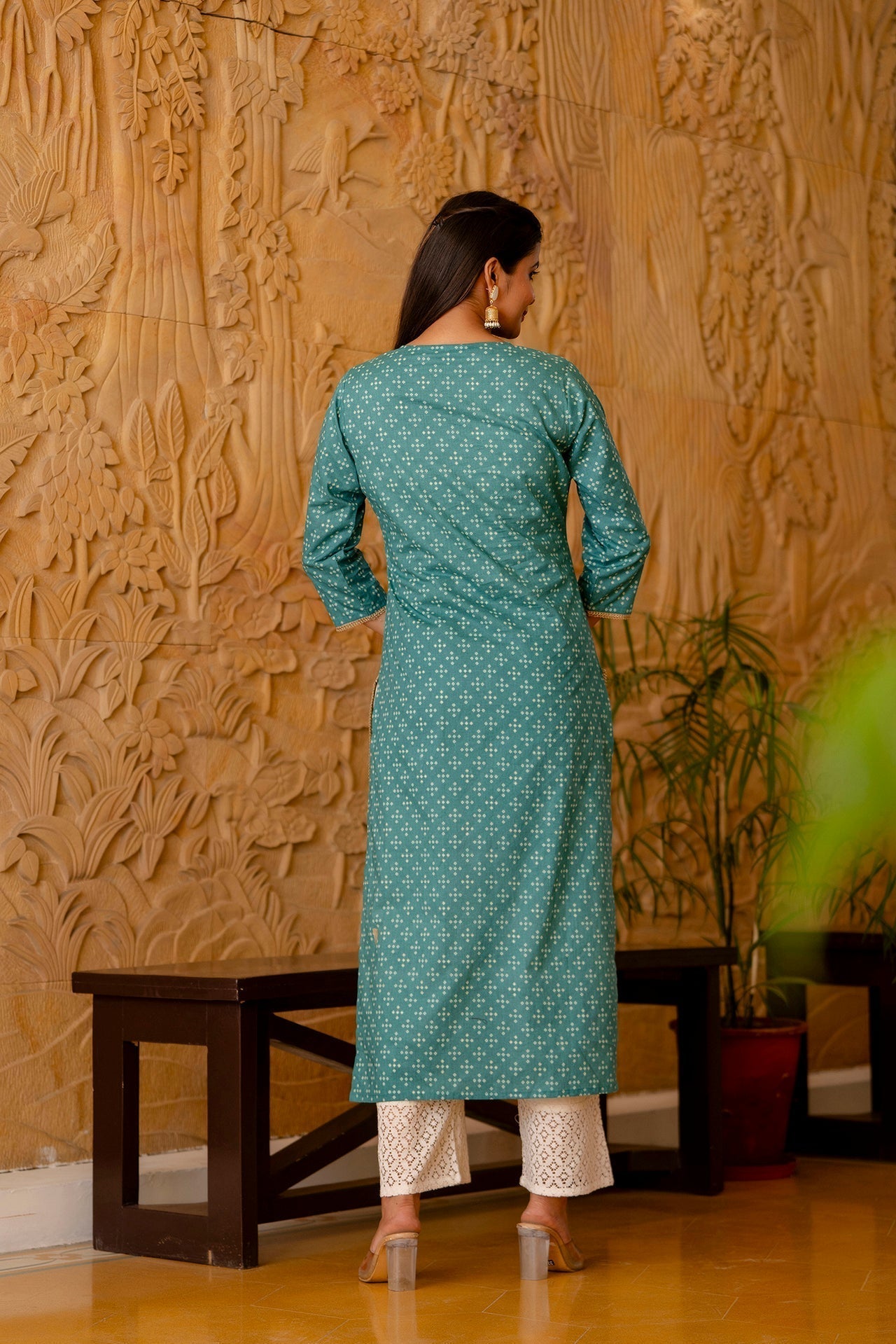 Women's Green Bandhani Printed Straight Kurta - Taantav