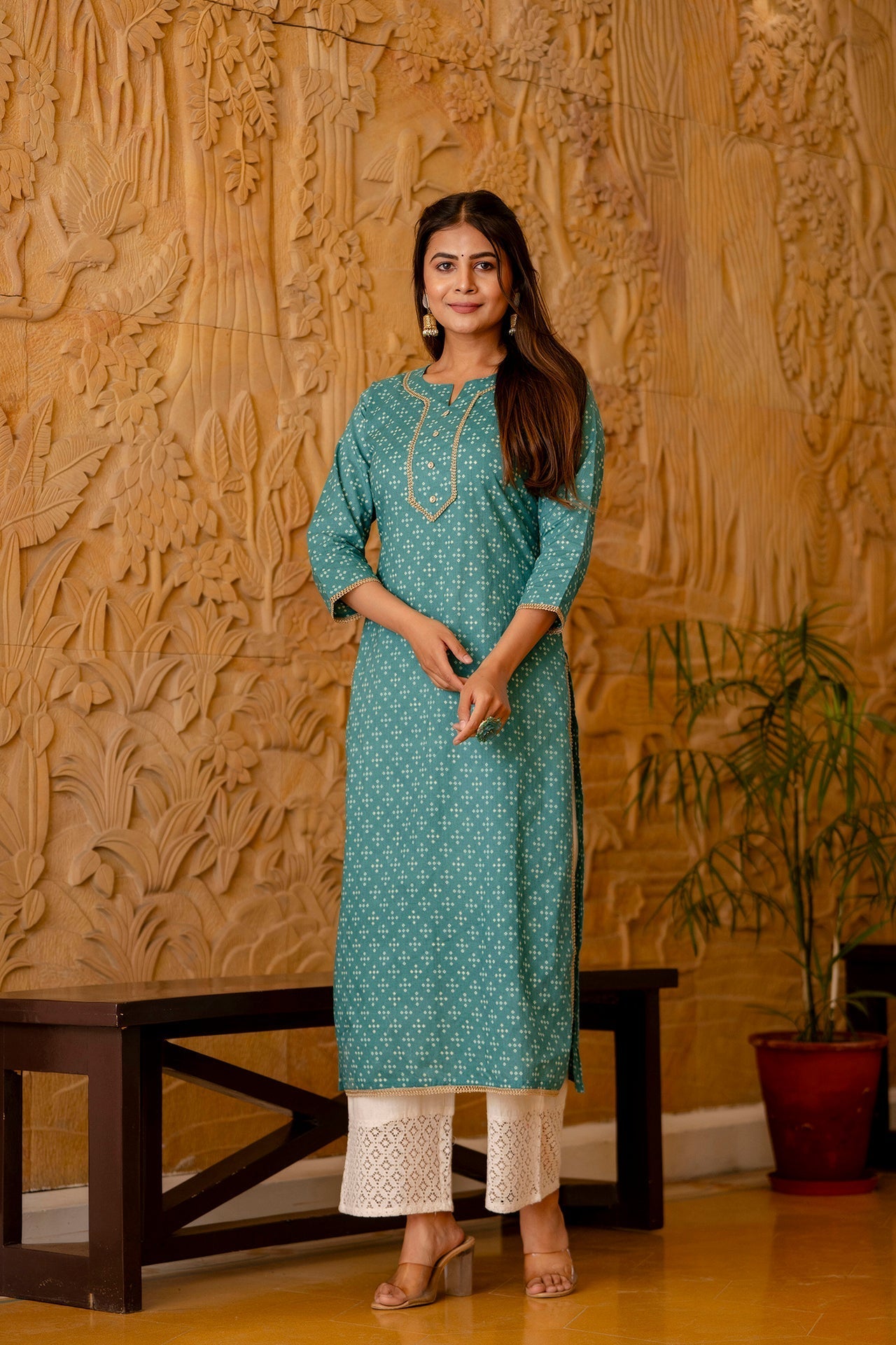 Women's Green Bandhani Printed Straight Kurta - Taantav