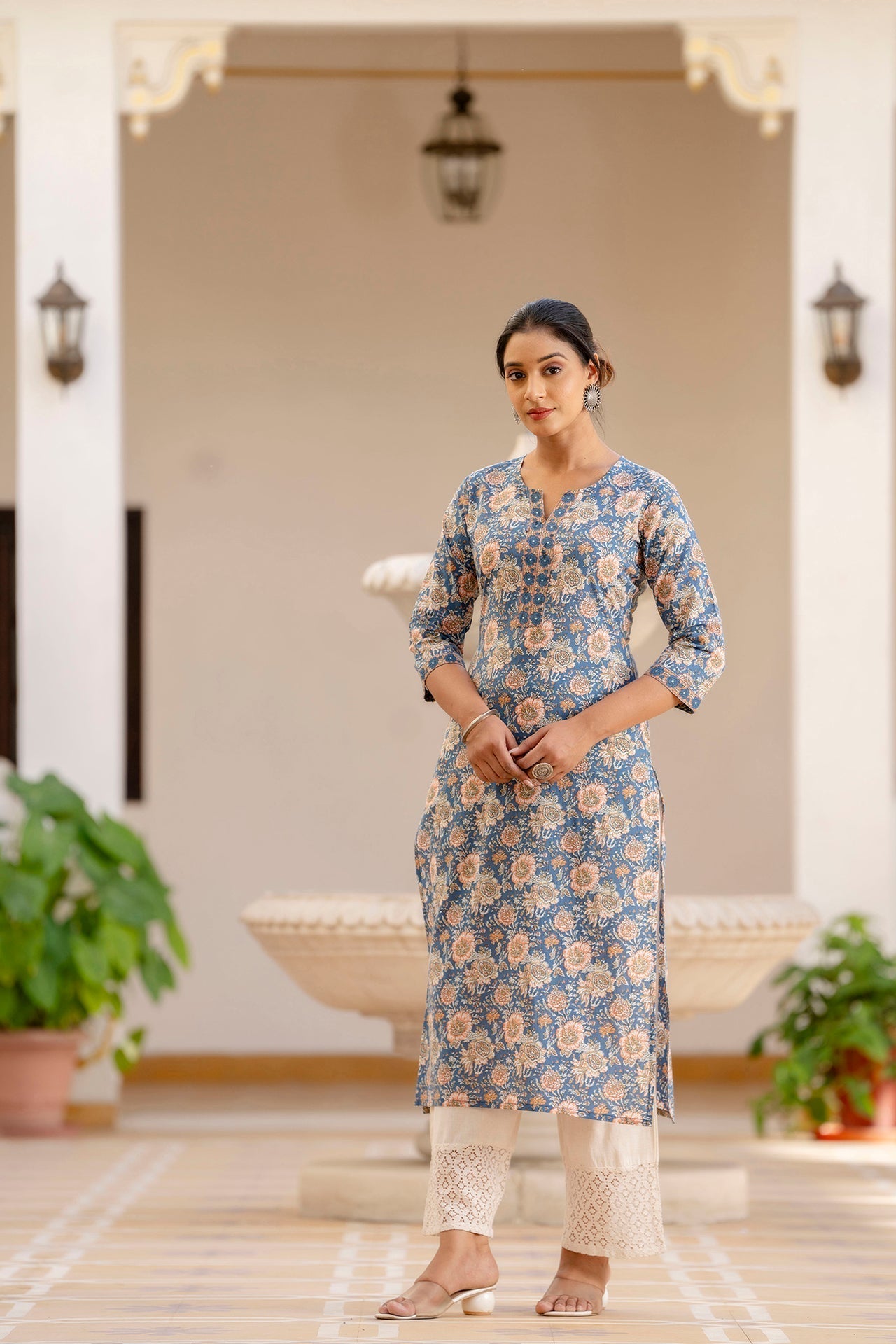 Women's Blue Printed Straight Kurta with Three Quarter Sleeves - Taantav