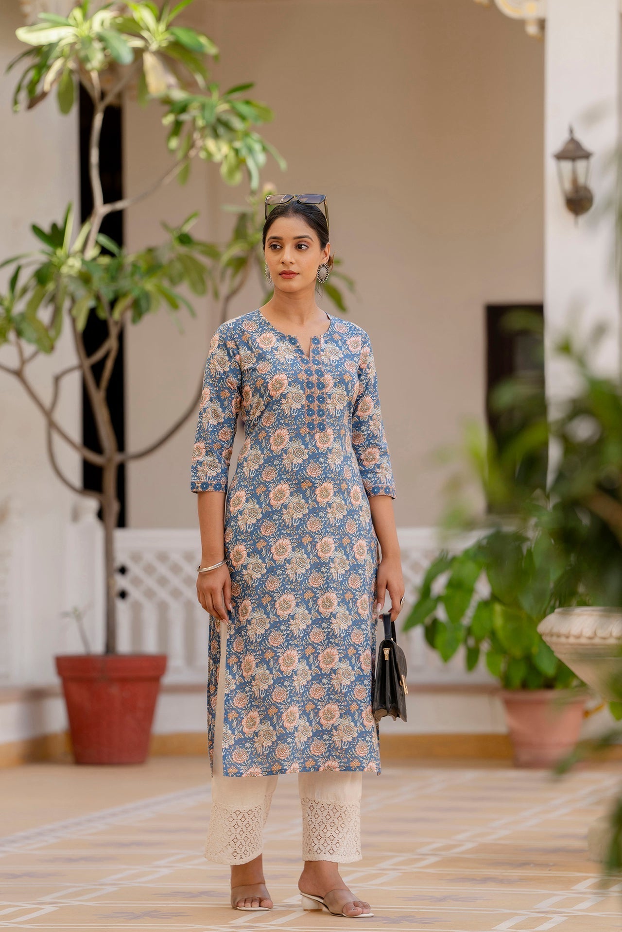 Women's Blue Printed Straight Kurta with Three Quarter Sleeves - Taantav