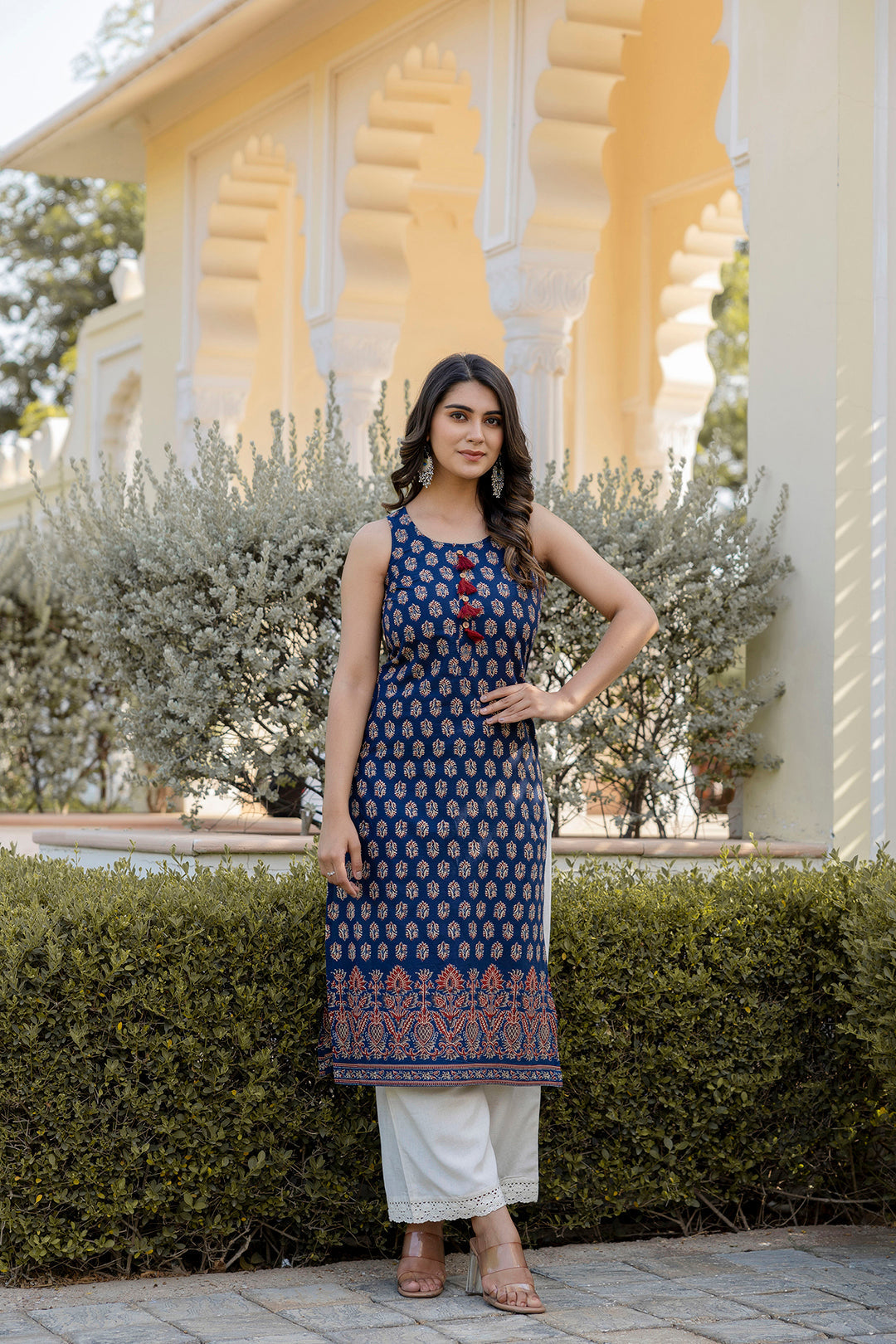 Women's Navy Blue Printed Straight Sleeveless Kurta - Taantav