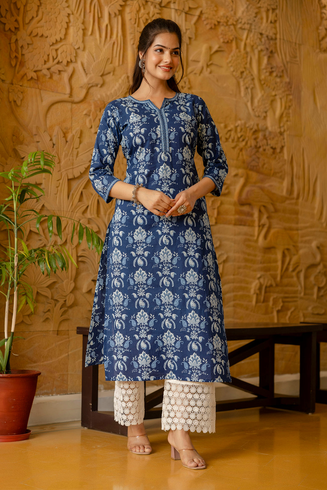 Women's Blue Printed Straight Kurta with Three Quarter Sleeves - Taantav