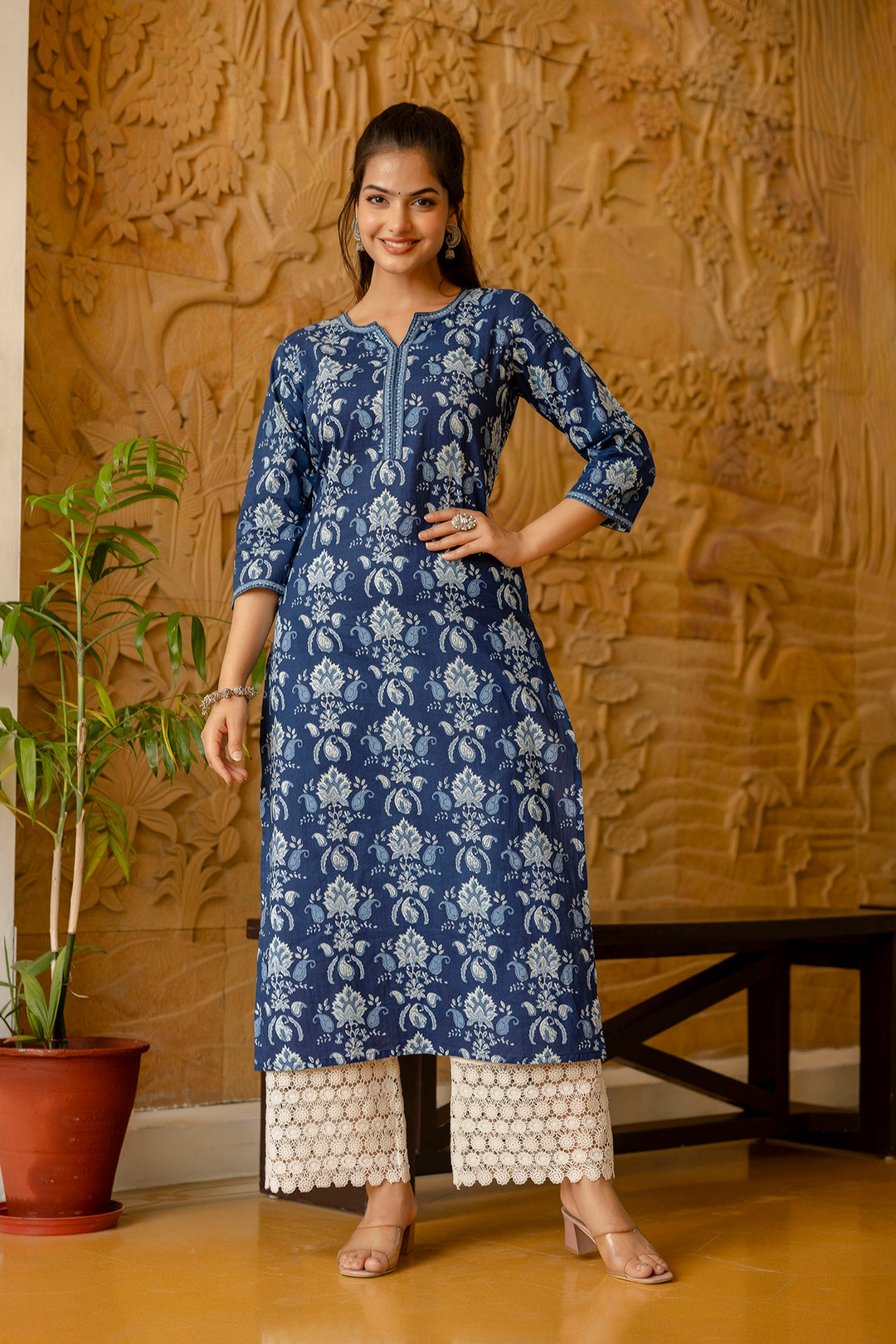 Women's Blue Printed Straight Kurta with Three Quarter Sleeves - Taantav