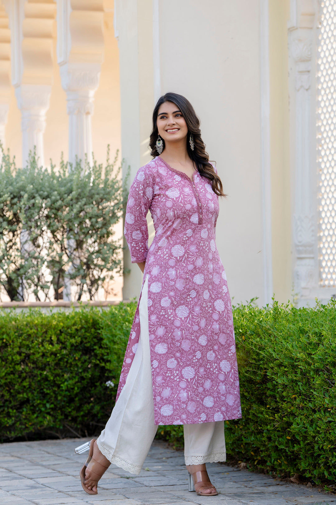 Women's Mauve Ethnic Printed Straight Kurta with Three Quarter Sleeves - Taantav