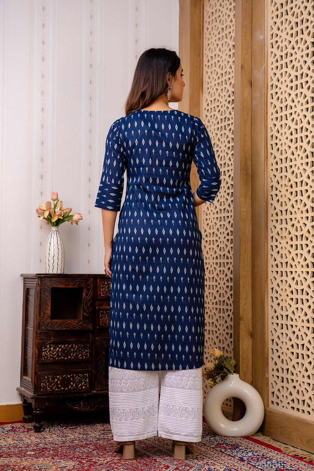 Women's Navy Blue Printed Straight Kurta with Three Quarter Sleeves - Taantav