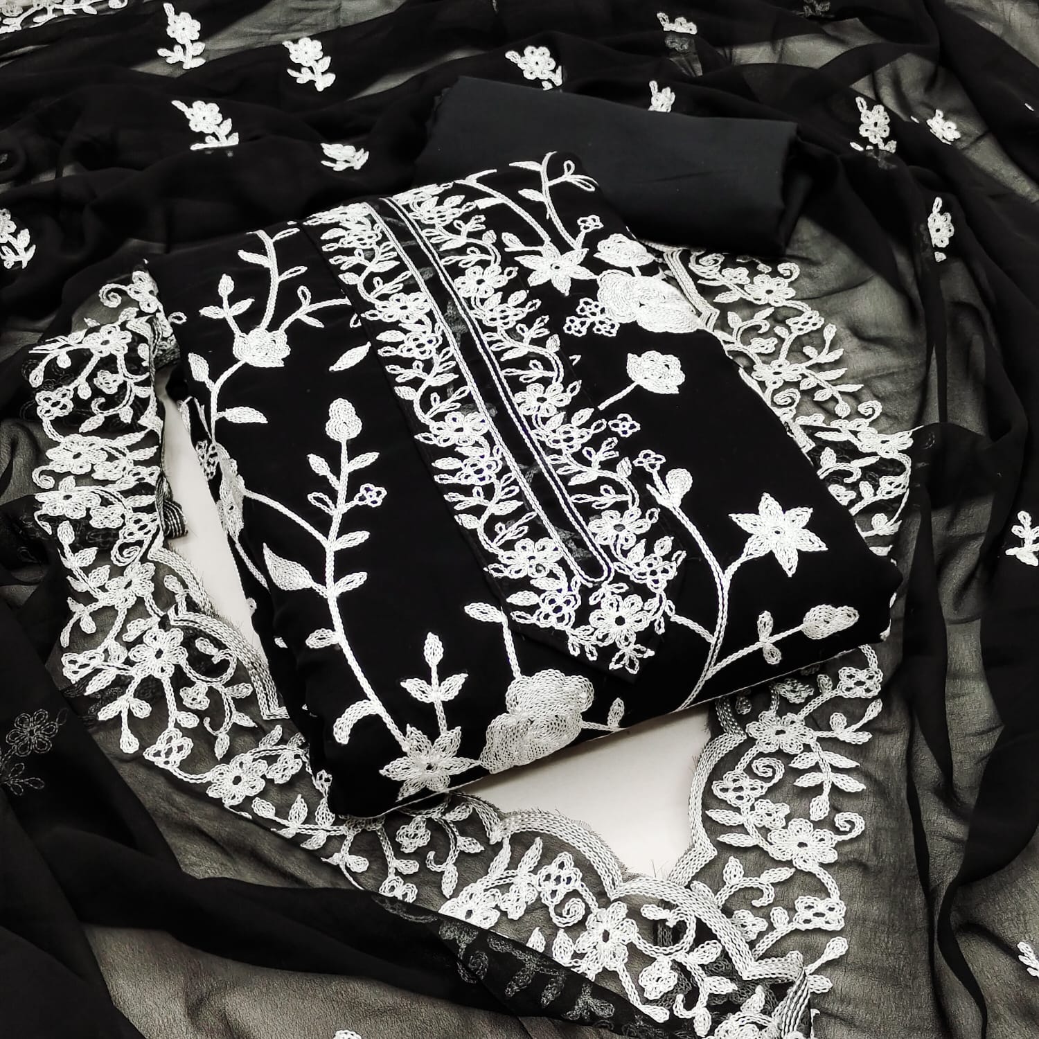 Color_Black