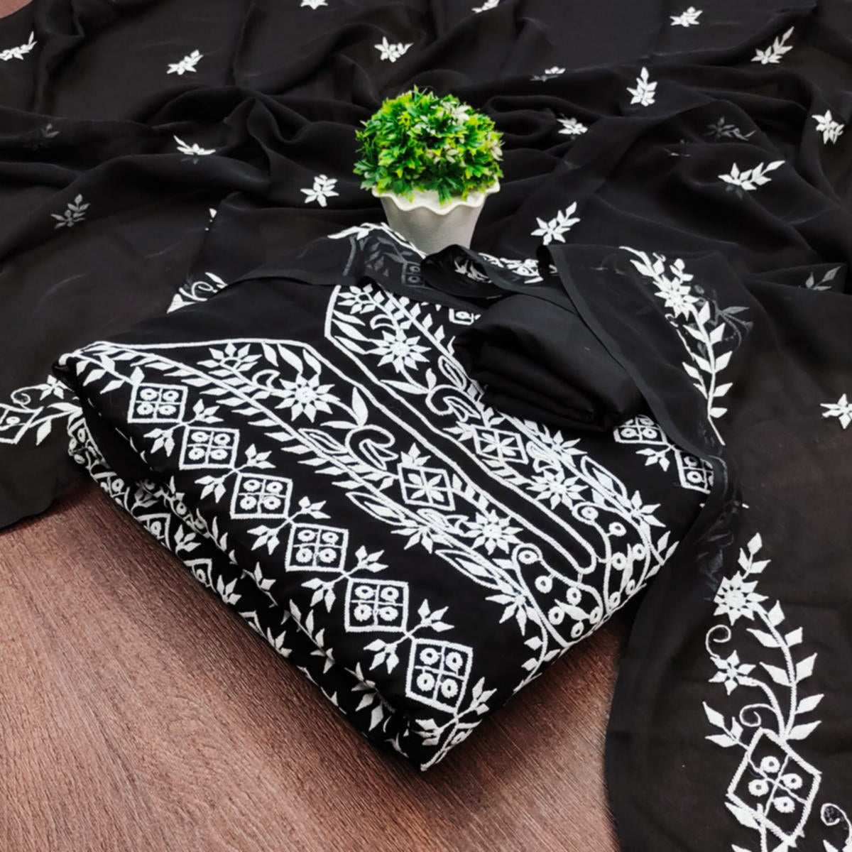 Color_Black