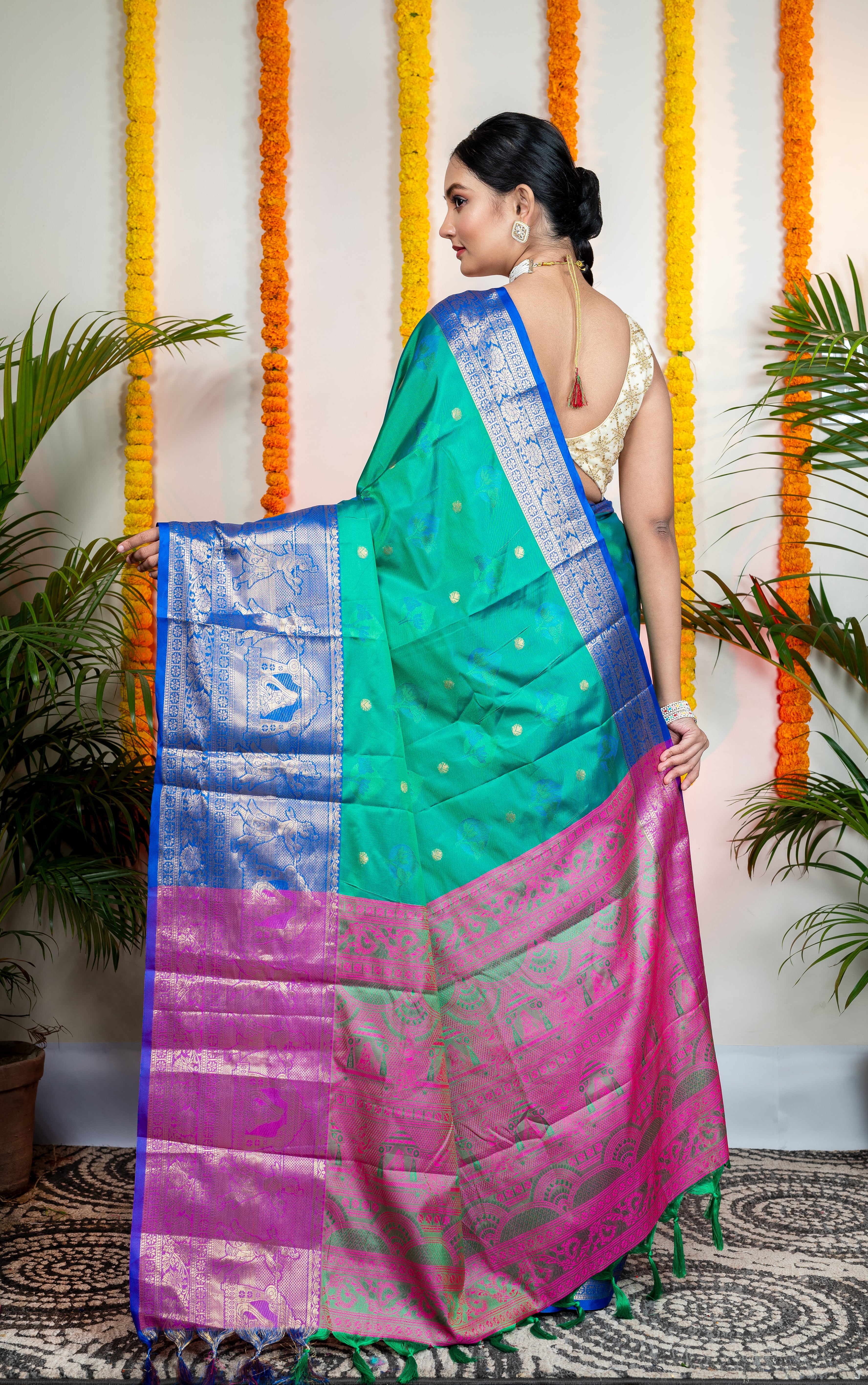 Women's Green Bangalore Silk Saree With Blue Mahapaar Border And Woven Motifs - Aanika