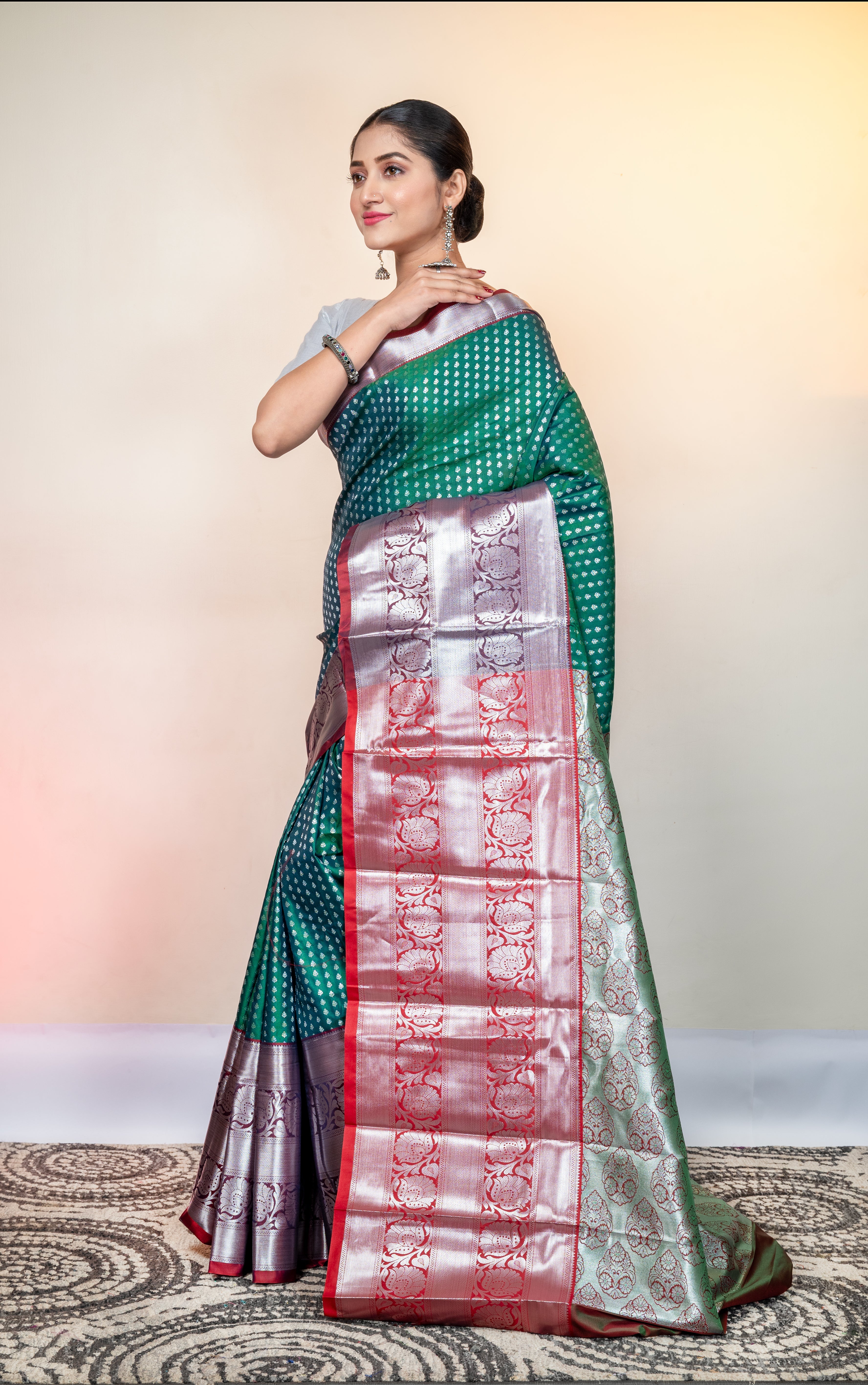 Women's Pure Kanjivaram Saree In Green Color With Silver Zari Woven Motifs And Border - Aanika