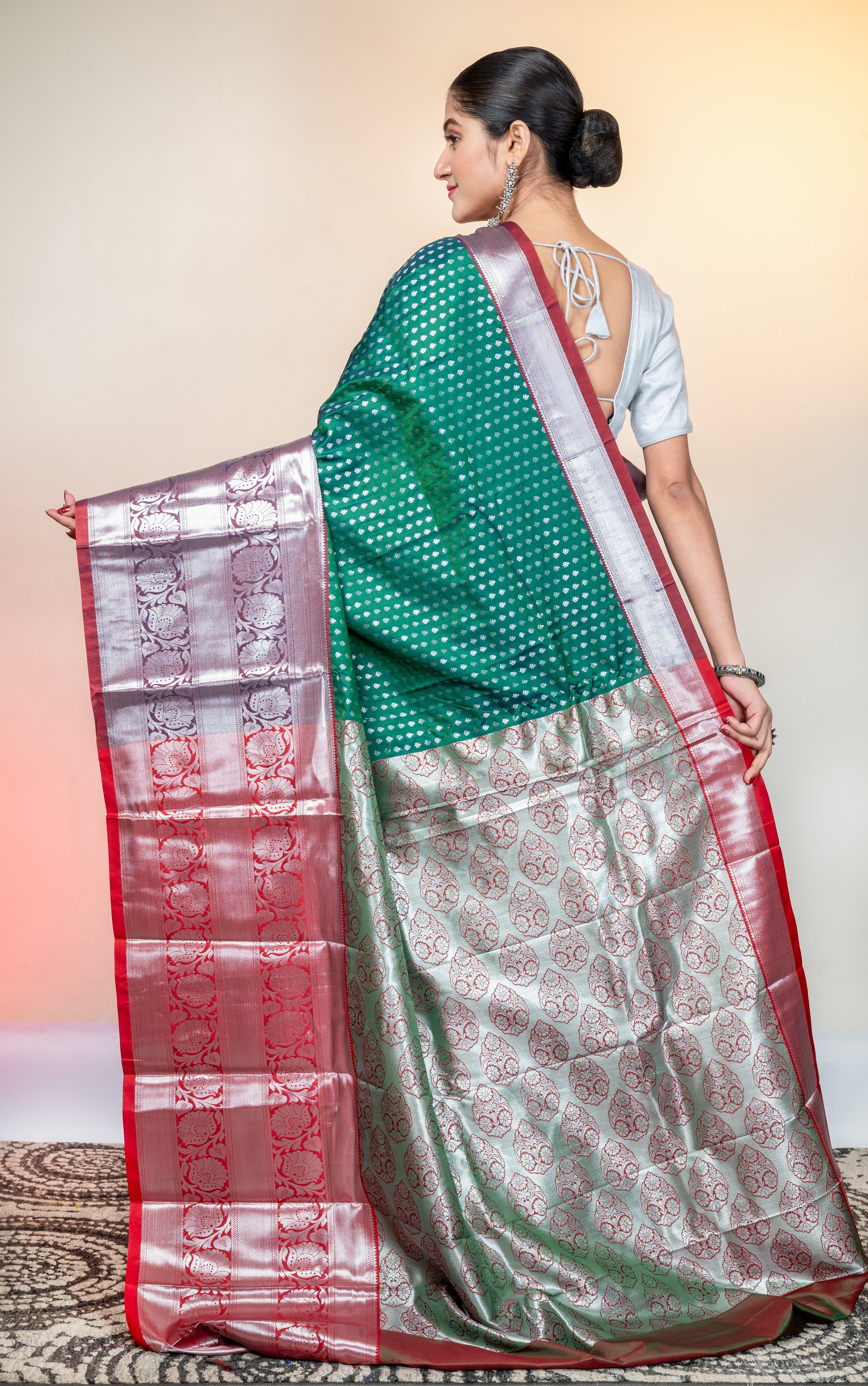 Women's Pure Kanjivaram Saree In Green Color With Silver Zari Woven Motifs And Border - Aanika