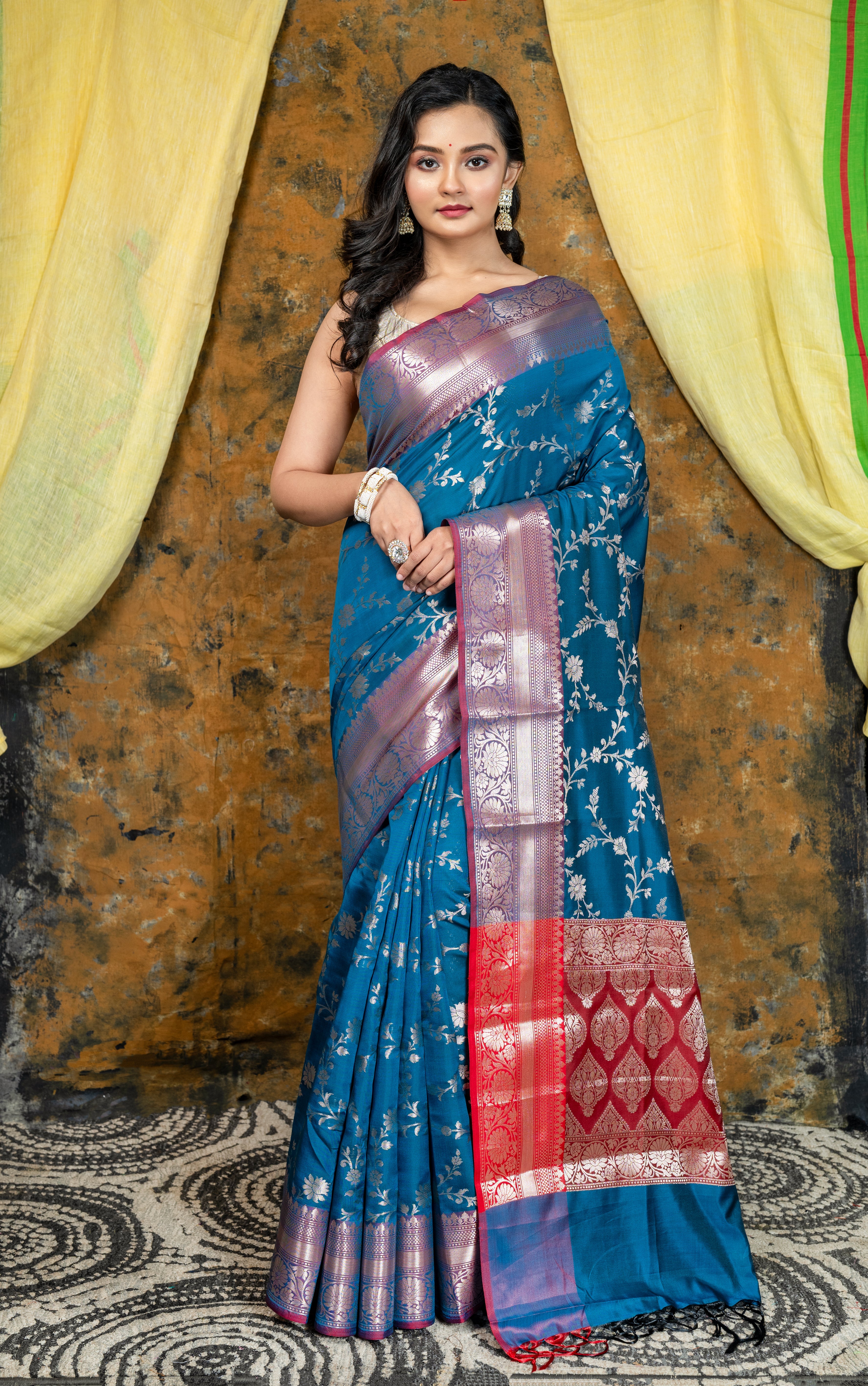 Women's Cerulean Blue Soft Banarasi Uppada  Silk Saree With Floral Woven Motifs - Aanika