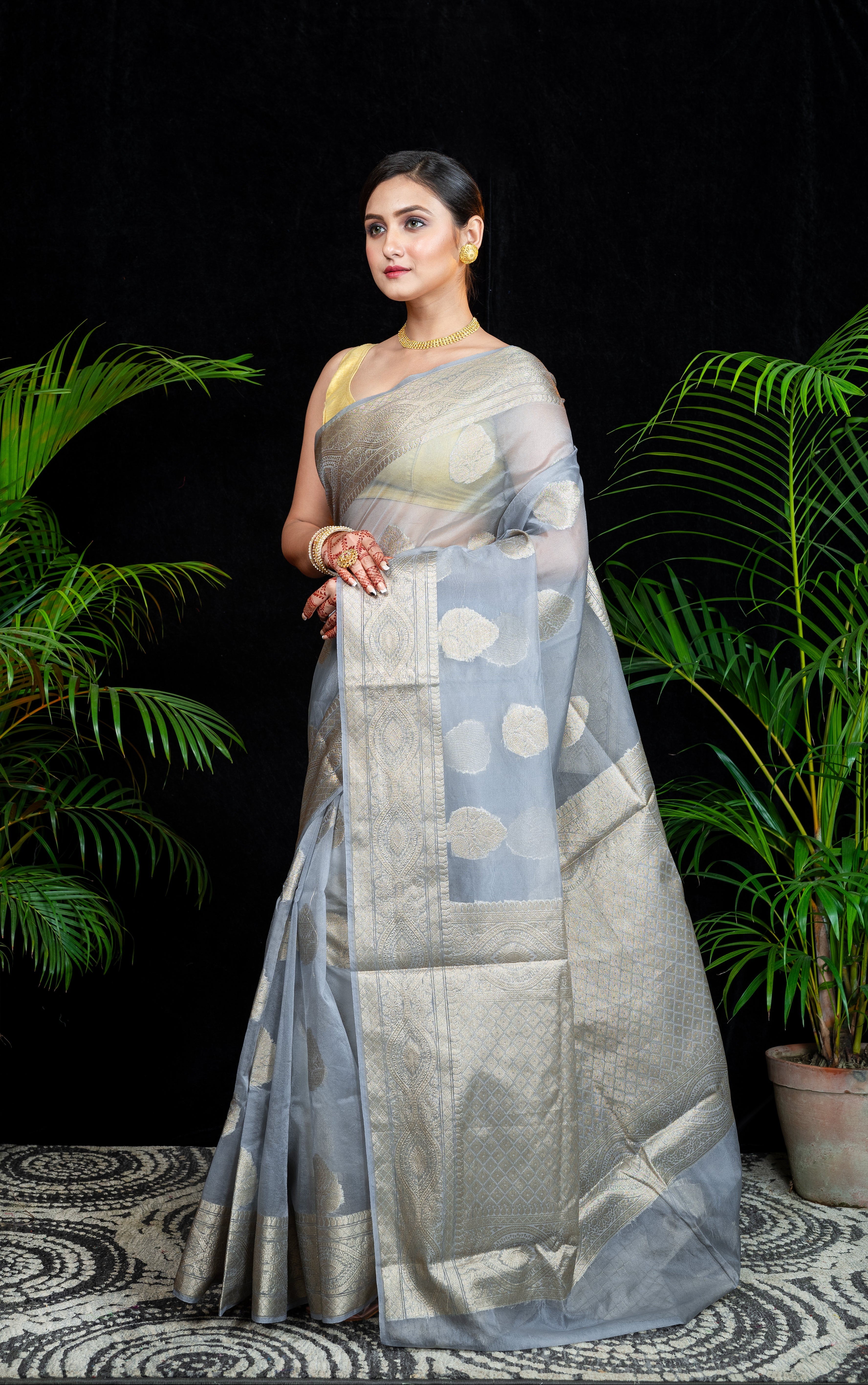 Women's Grey Organza Silk Saree With Zari Border And Leaf Motifs - Aanika