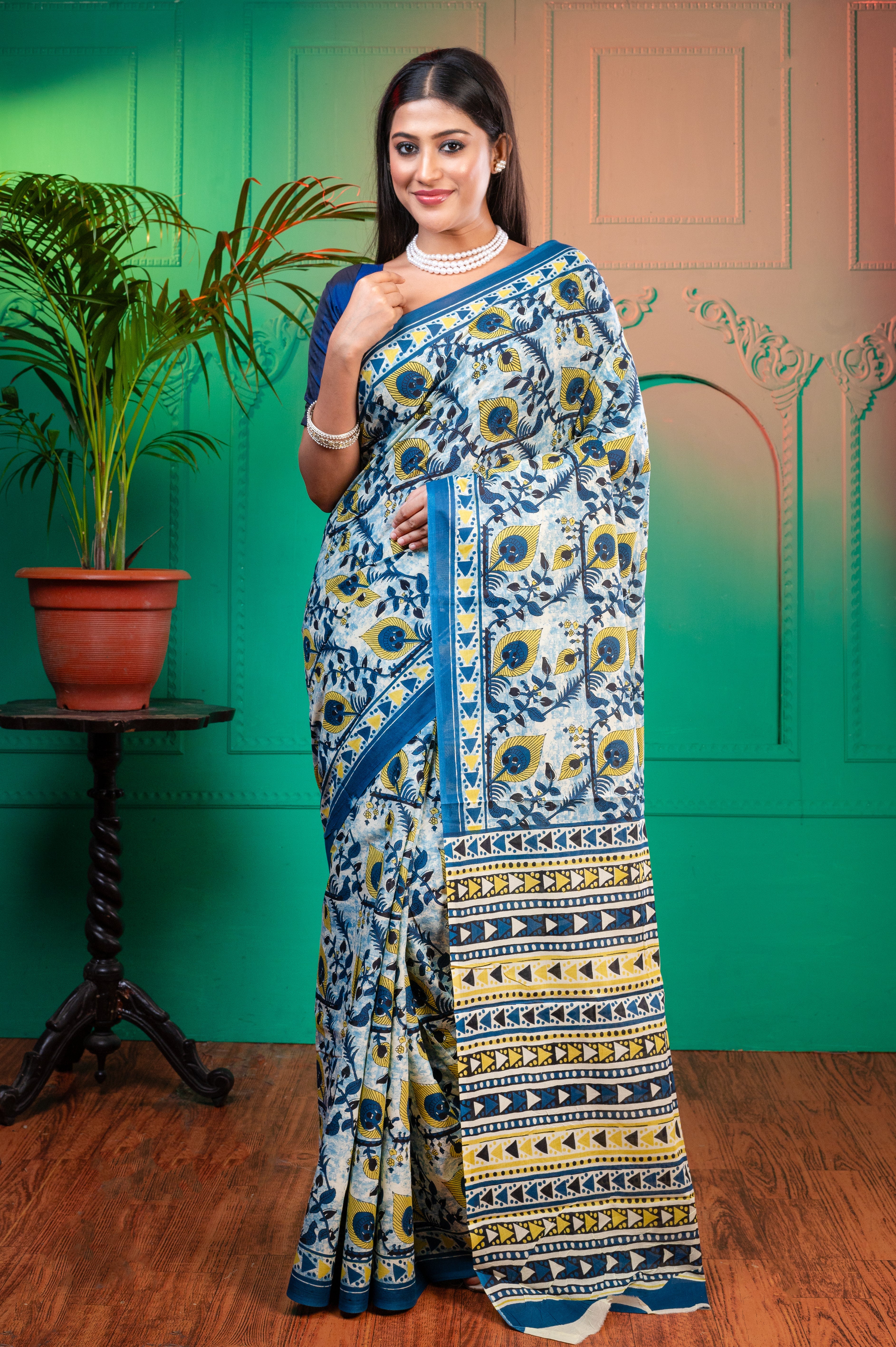 Women's Blue Pure Bagru Malmal Cotton Saree With Multicolor Floral Motifs - Aanika