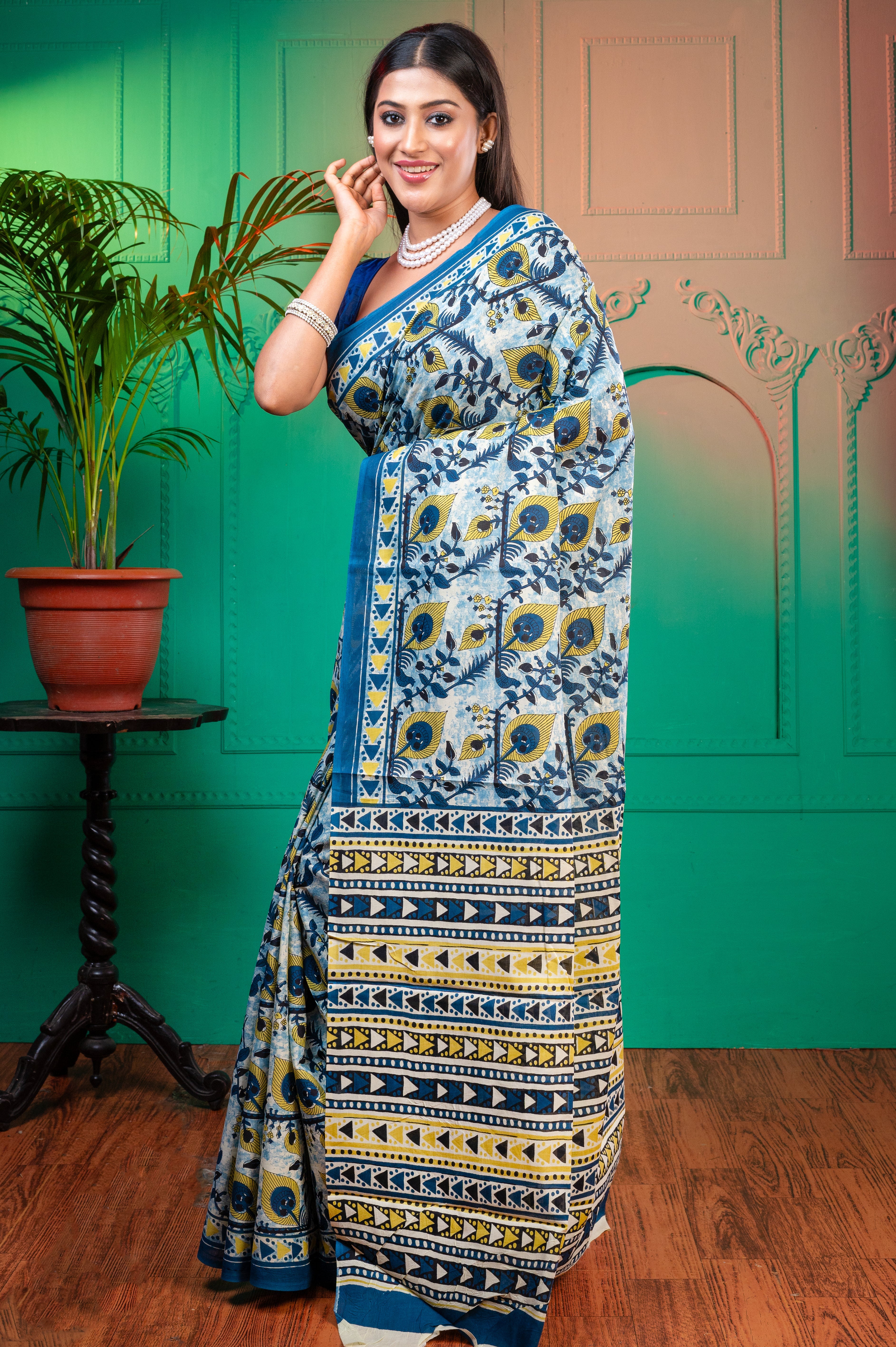 Women's Blue Pure Bagru Malmal Cotton Saree With Multicolor Floral Motifs - Aanika