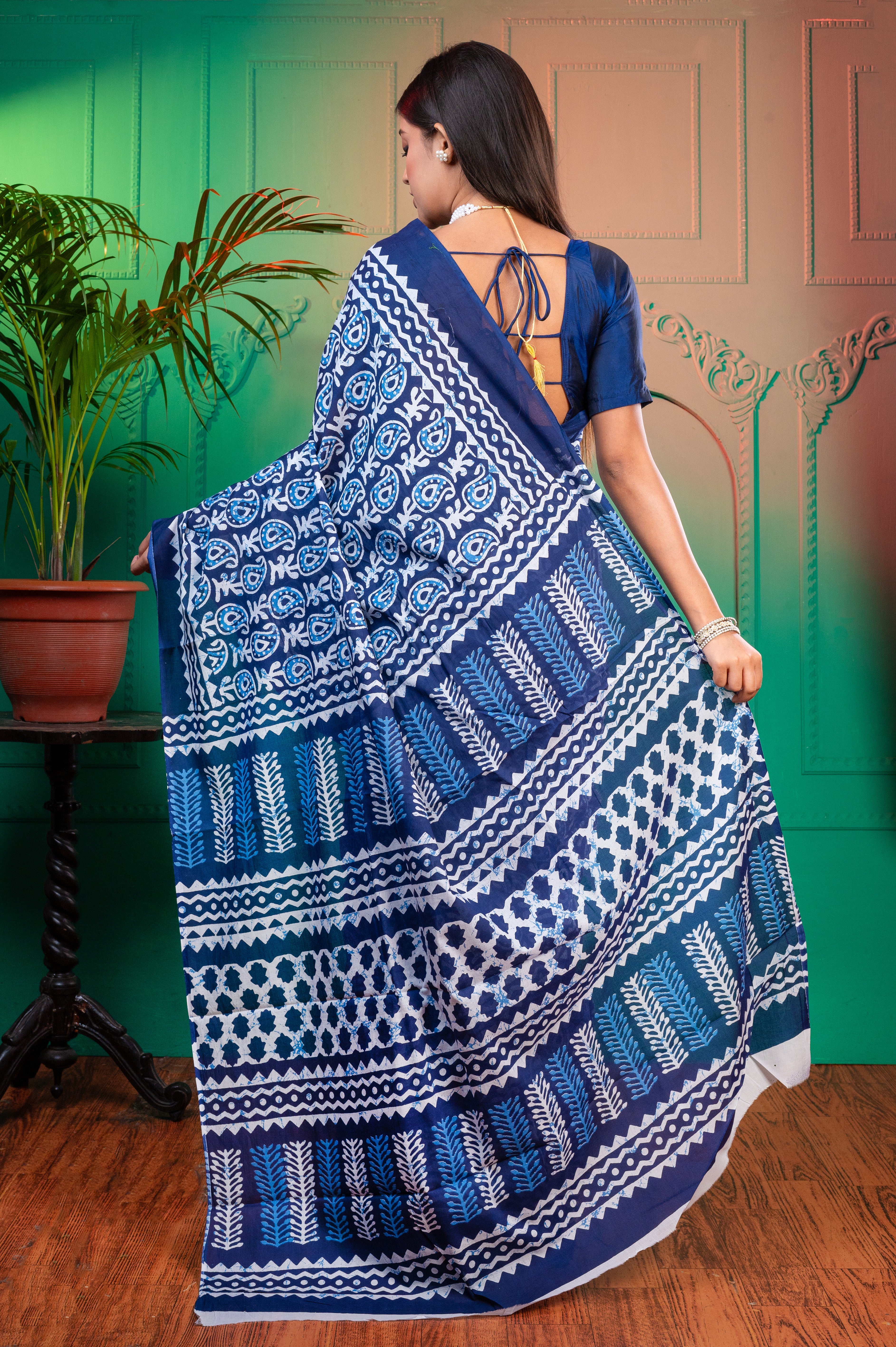 Women's Ink Blue Pure Bagru Malmal Cotton Saree With Jungle Print - Aanika