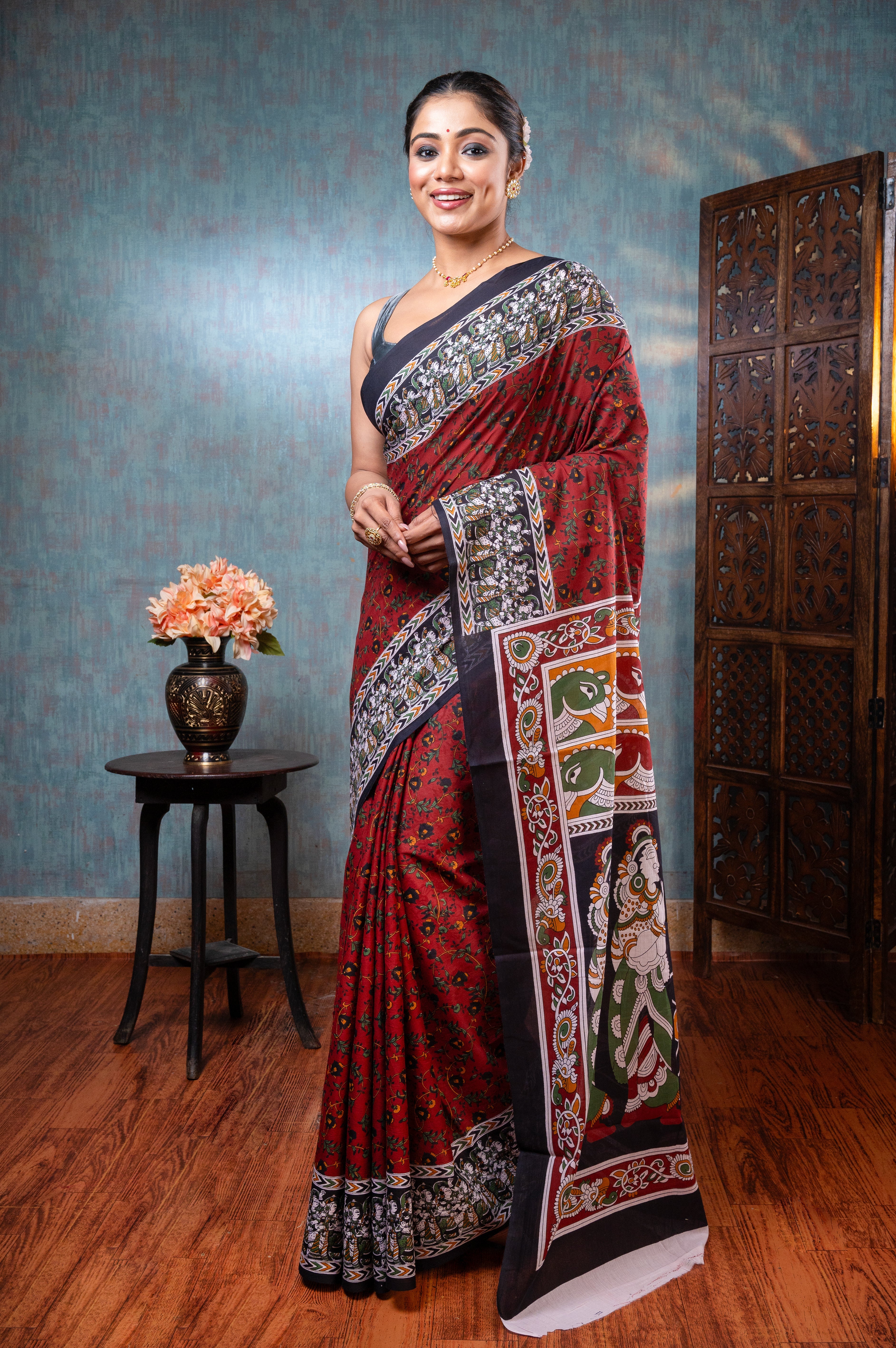 Women's Cinnamon Brown Pure Bagru Malmal Cotton Saree With Leave Motifs And Black Border - Aanika