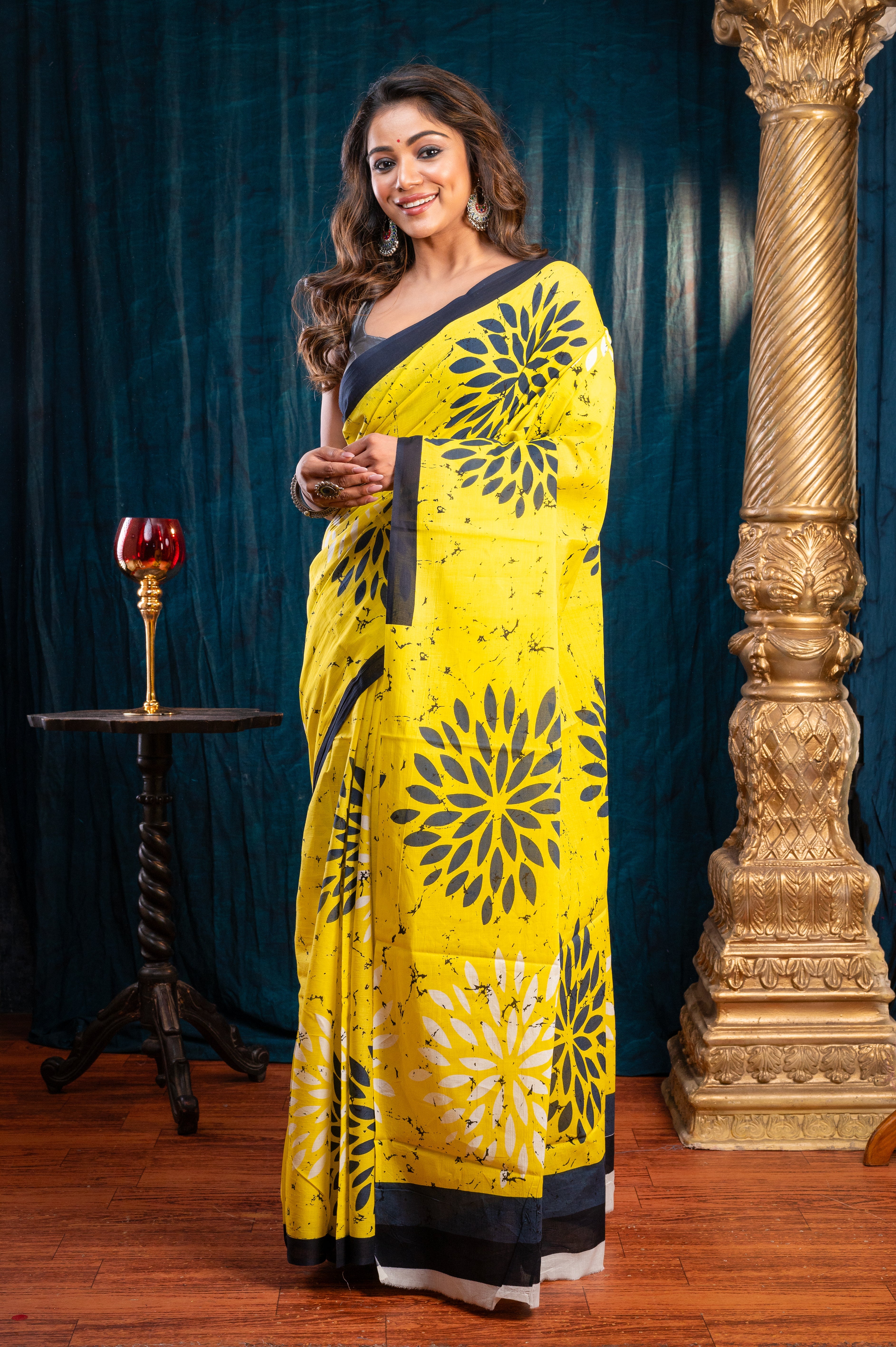 Women's Yellow Pure Bagru Malmal Cotton Saree With Floral Motifs And Black Border - Aanika