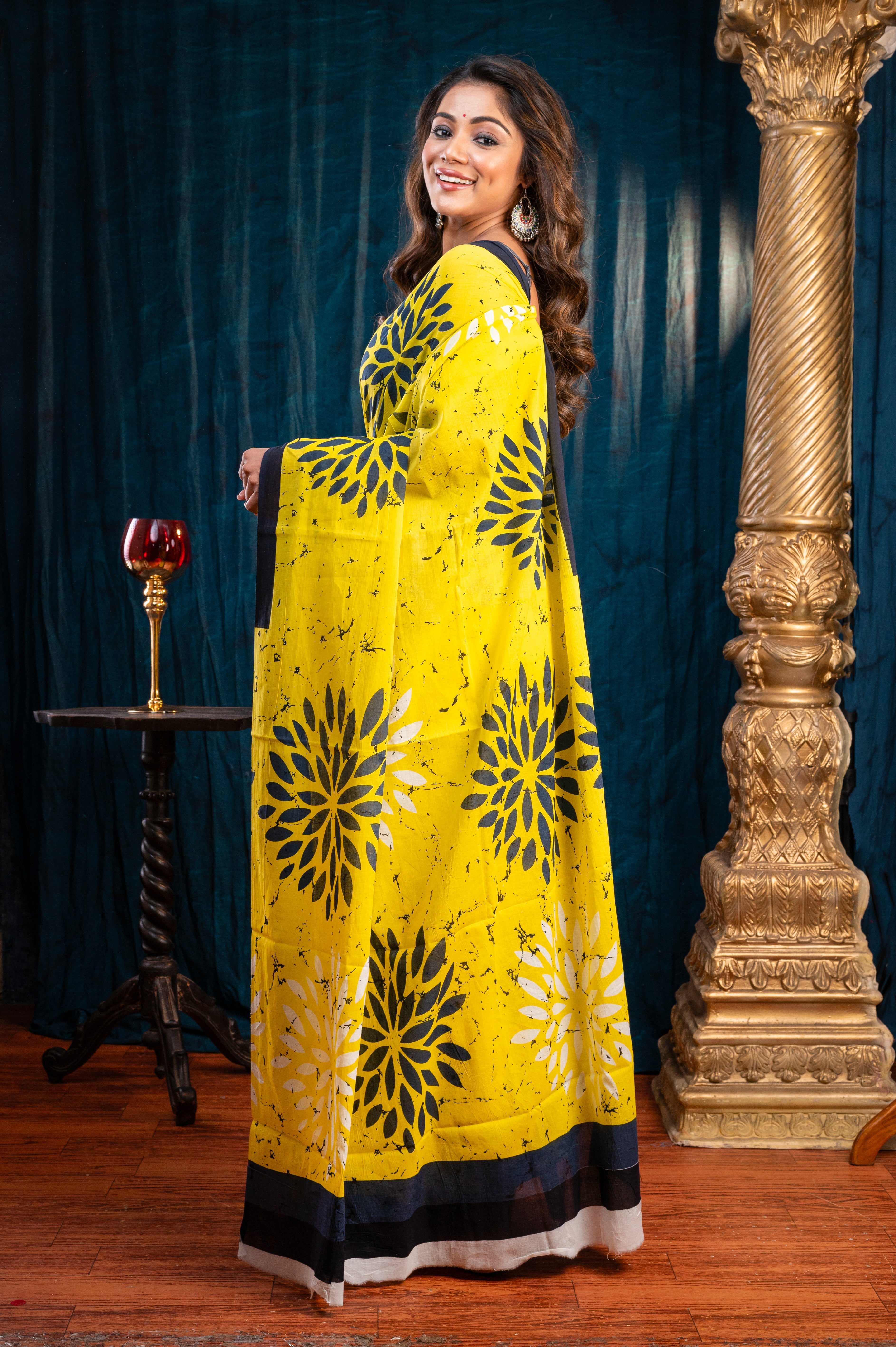 Women's Yellow Pure Bagru Malmal Cotton Saree With Floral Motifs And Black Border - Aanika