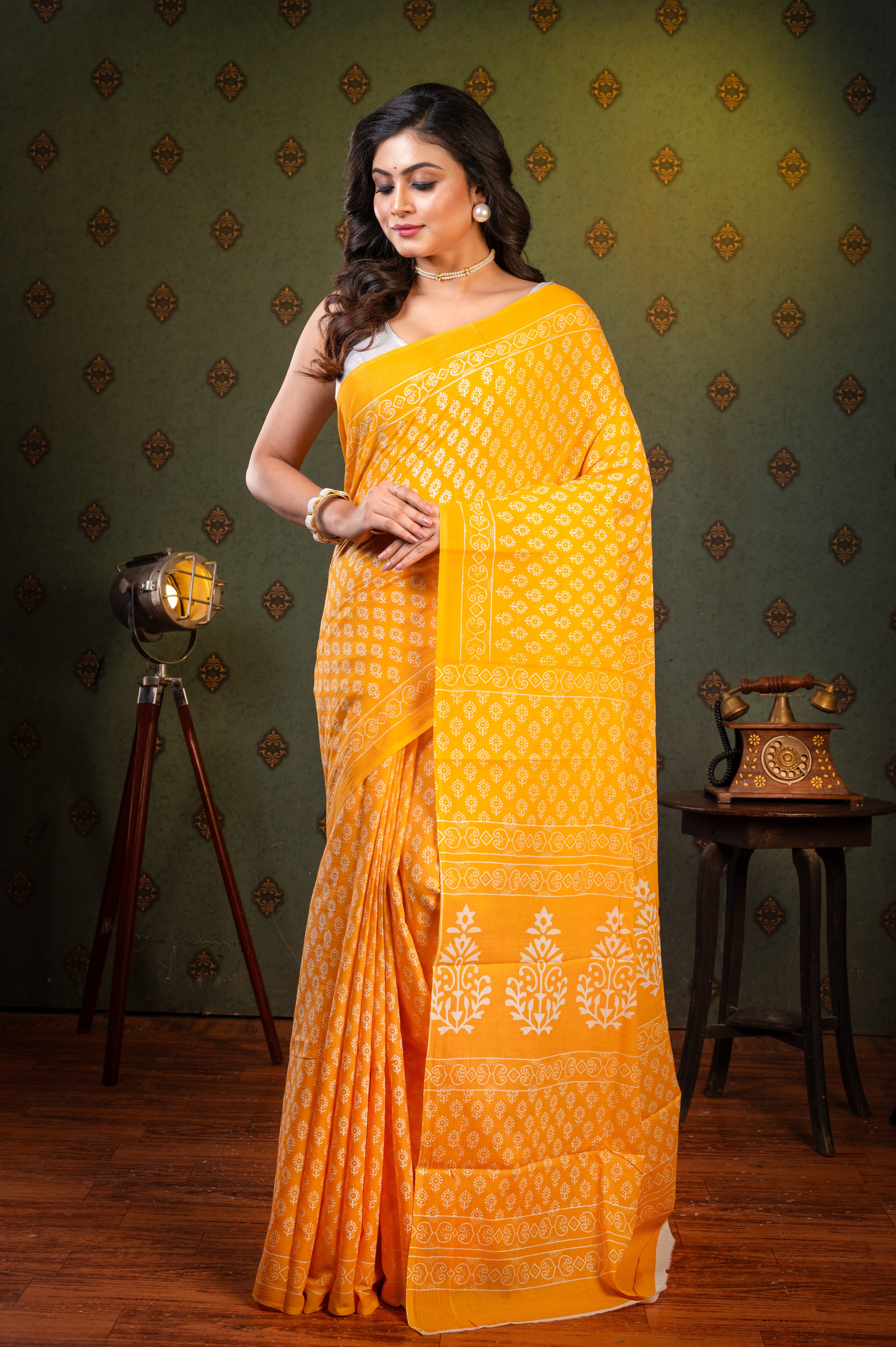 Women's Orange Pure Bagru Malmal Cotton Saree - Aanika