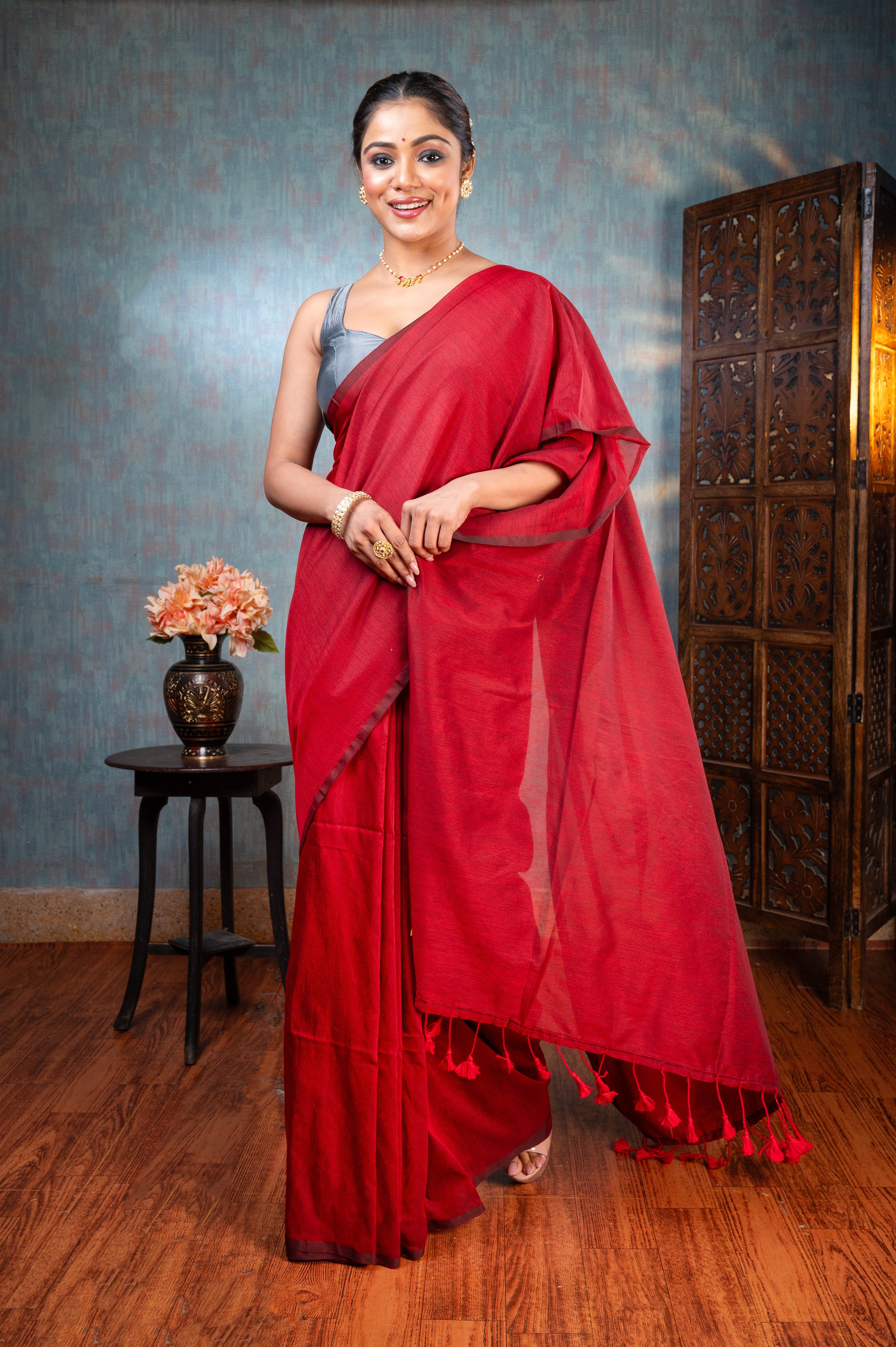 Women's Red Handloom Cotton Saree - Aanika