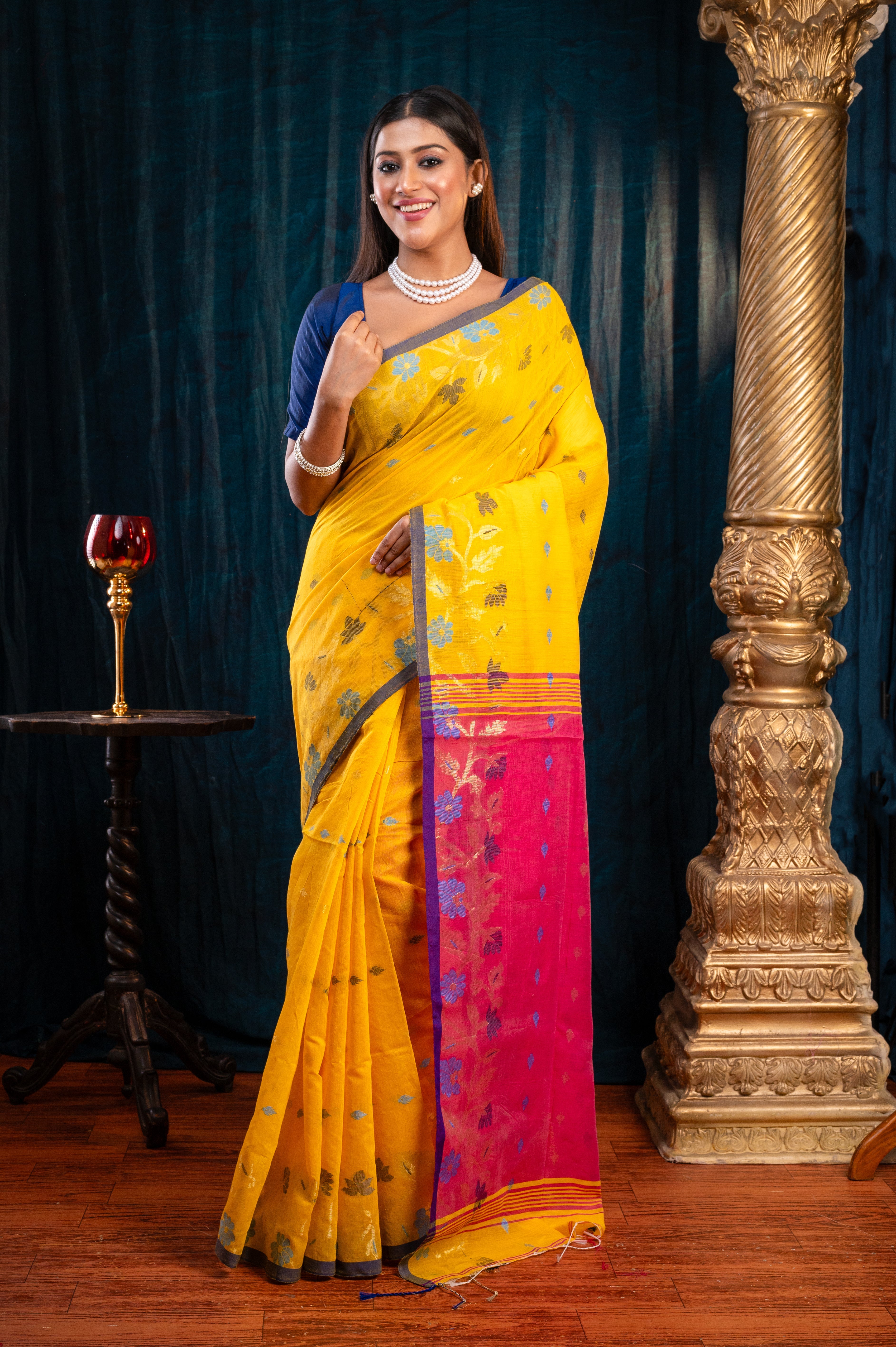 Women's Yellow Handloom Cotton Saree With Contrasting Border And Pallu - Aanika