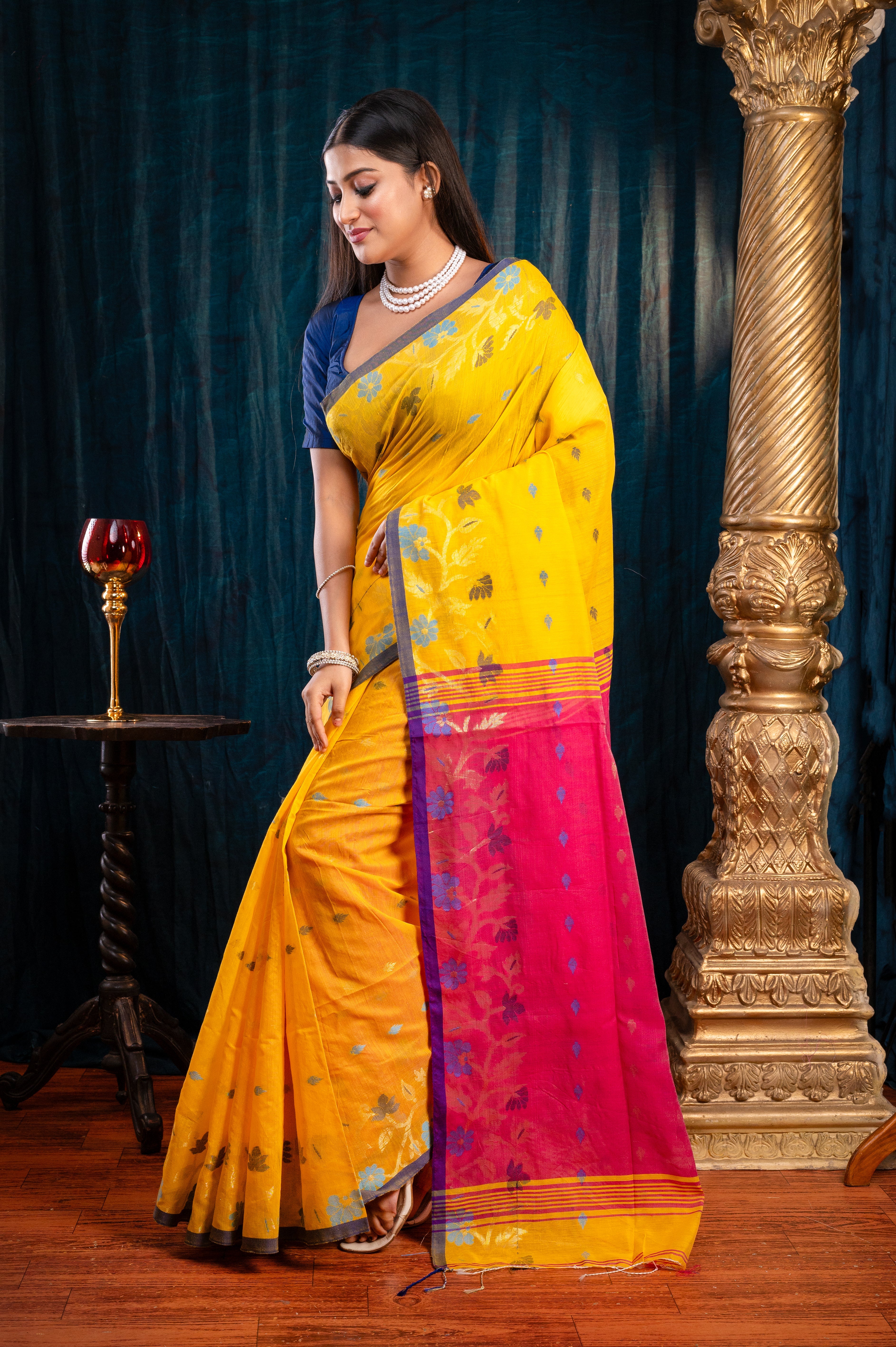 Women's Yellow Handloom Cotton Saree With Contrasting Border And Pallu - Aanika