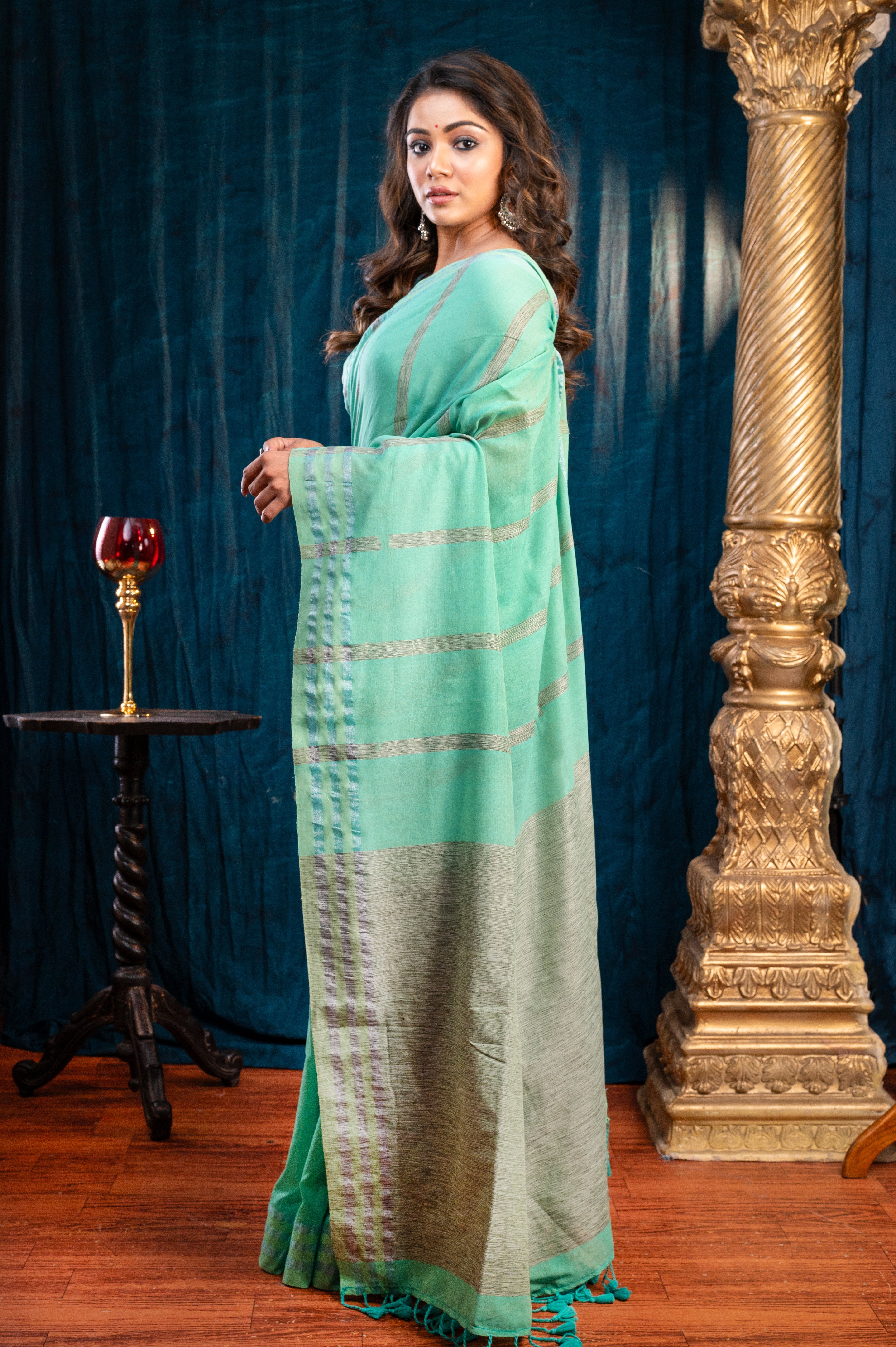 Women's Green Handloom Cotton Saree With Grey Stripe Body And Pallu - Aanika