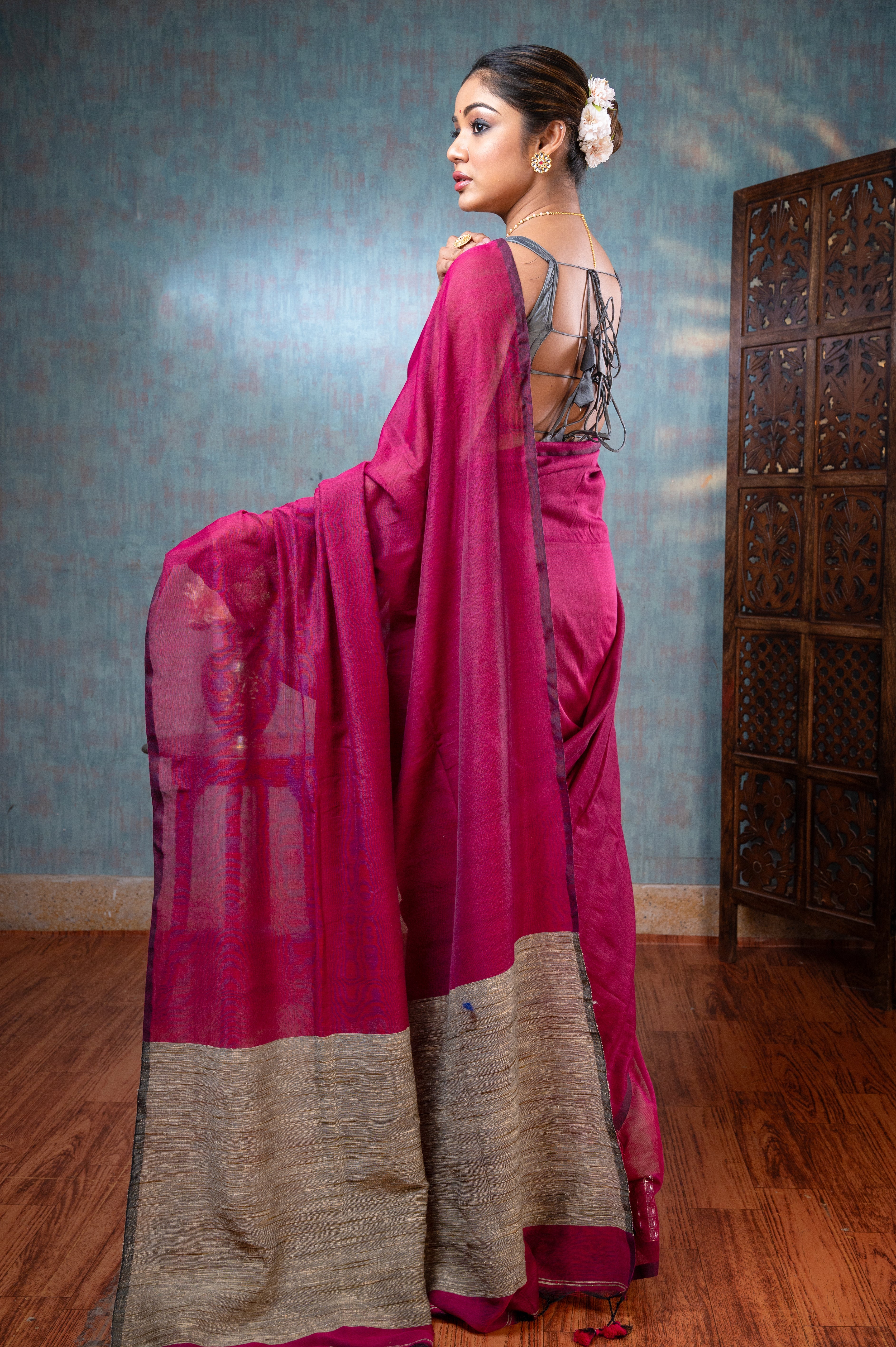 Women's Magenta Handloom Cotton Saree With Gheecha Pallu - Aanika