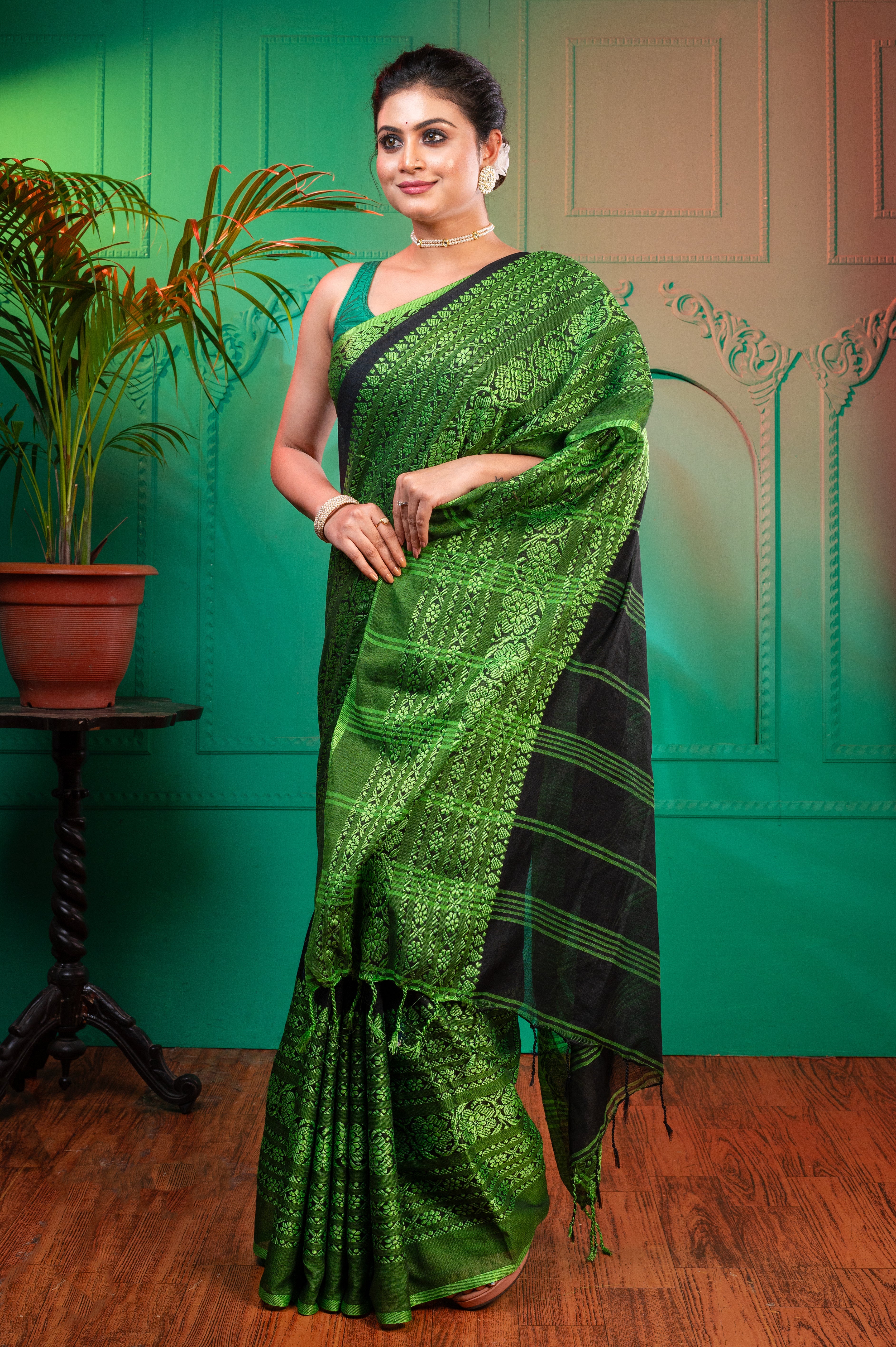 Women's Black Body And Green Border Begampuri Pure Cotton Saree - Aanika