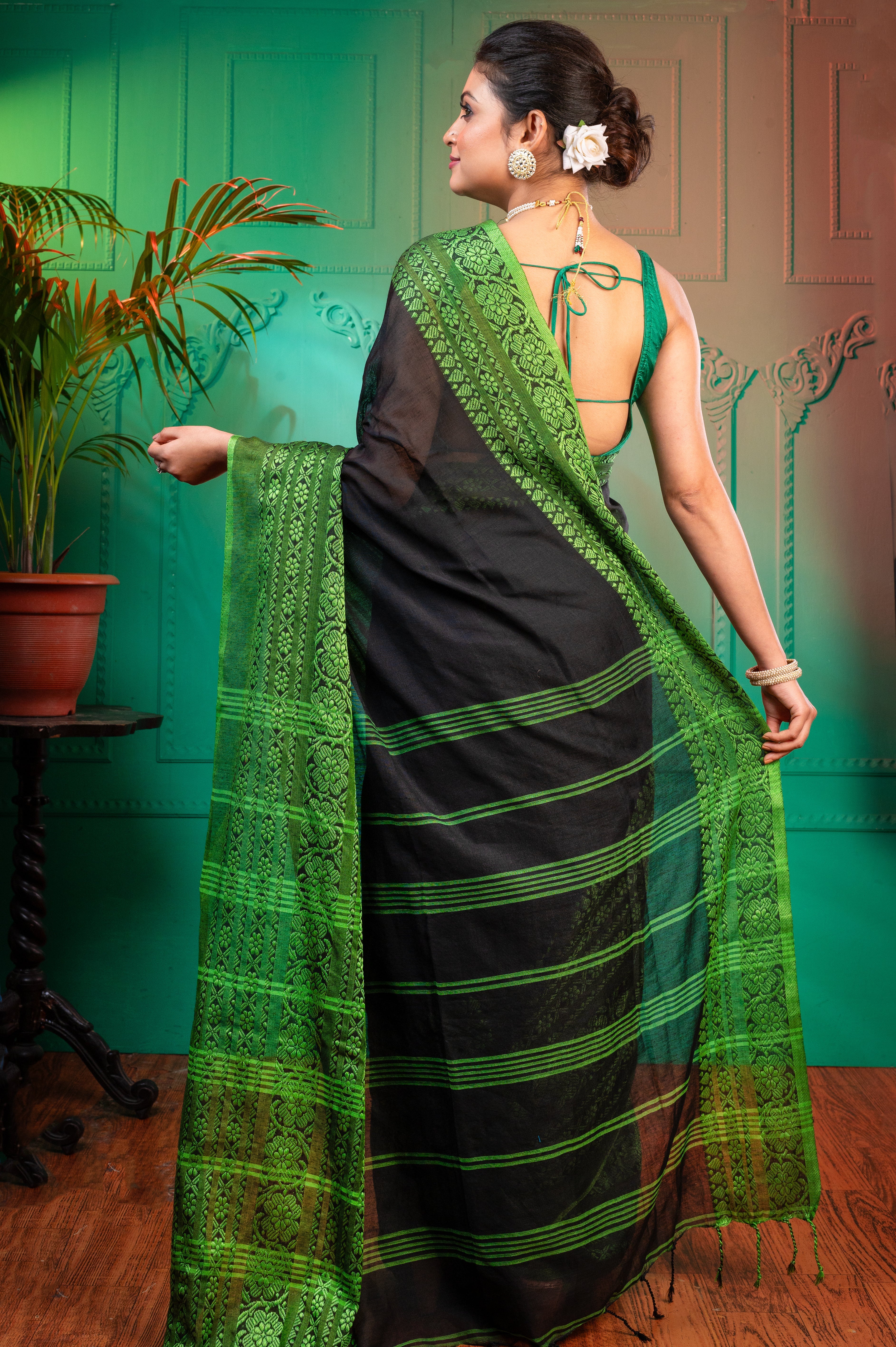 Women's Black Body And Green Border Begampuri Pure Cotton Saree - Aanika