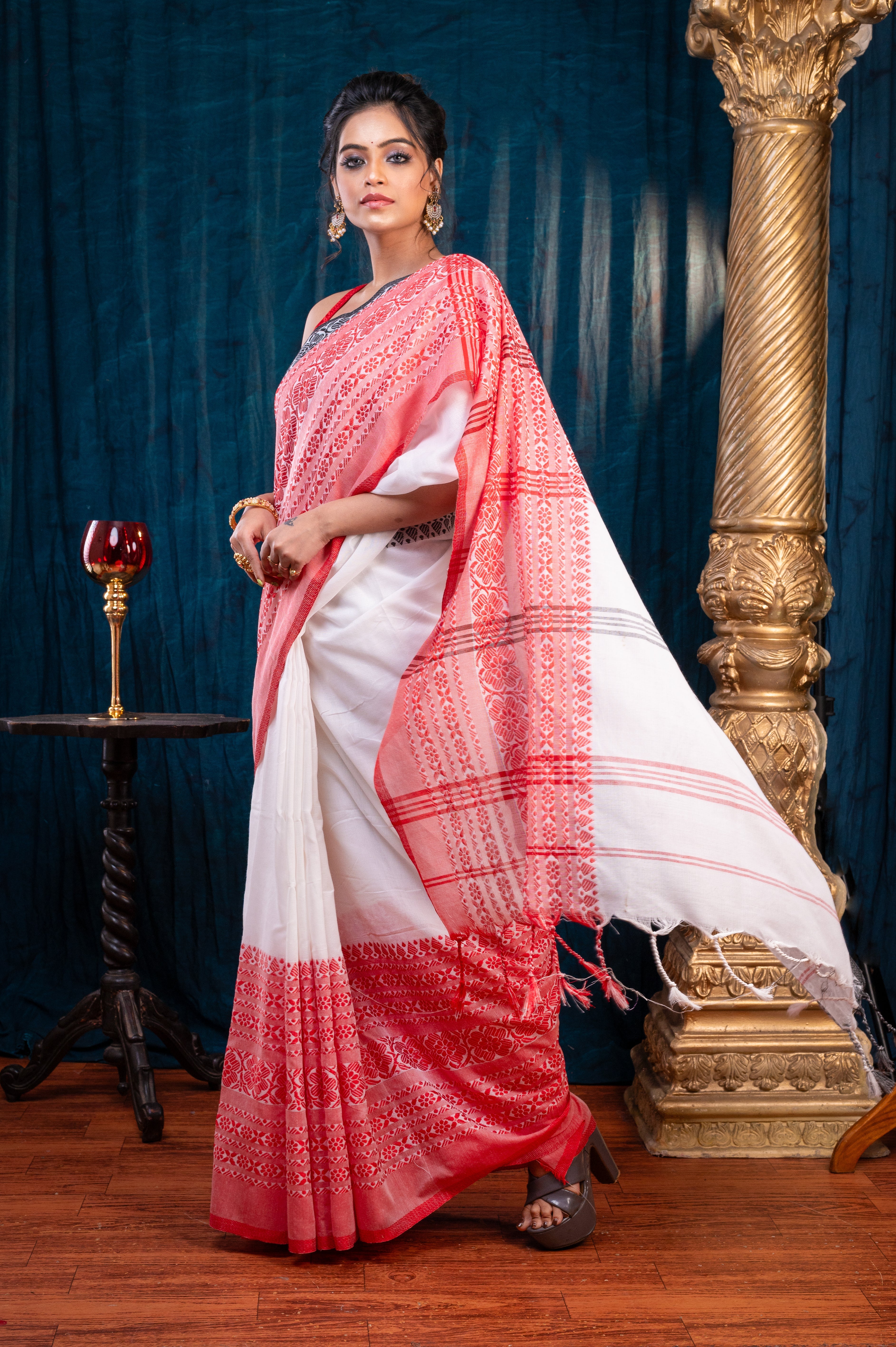 Women's Off-white Body Red And Black Border  Begampuri Pure Cotton Saree - Aanika