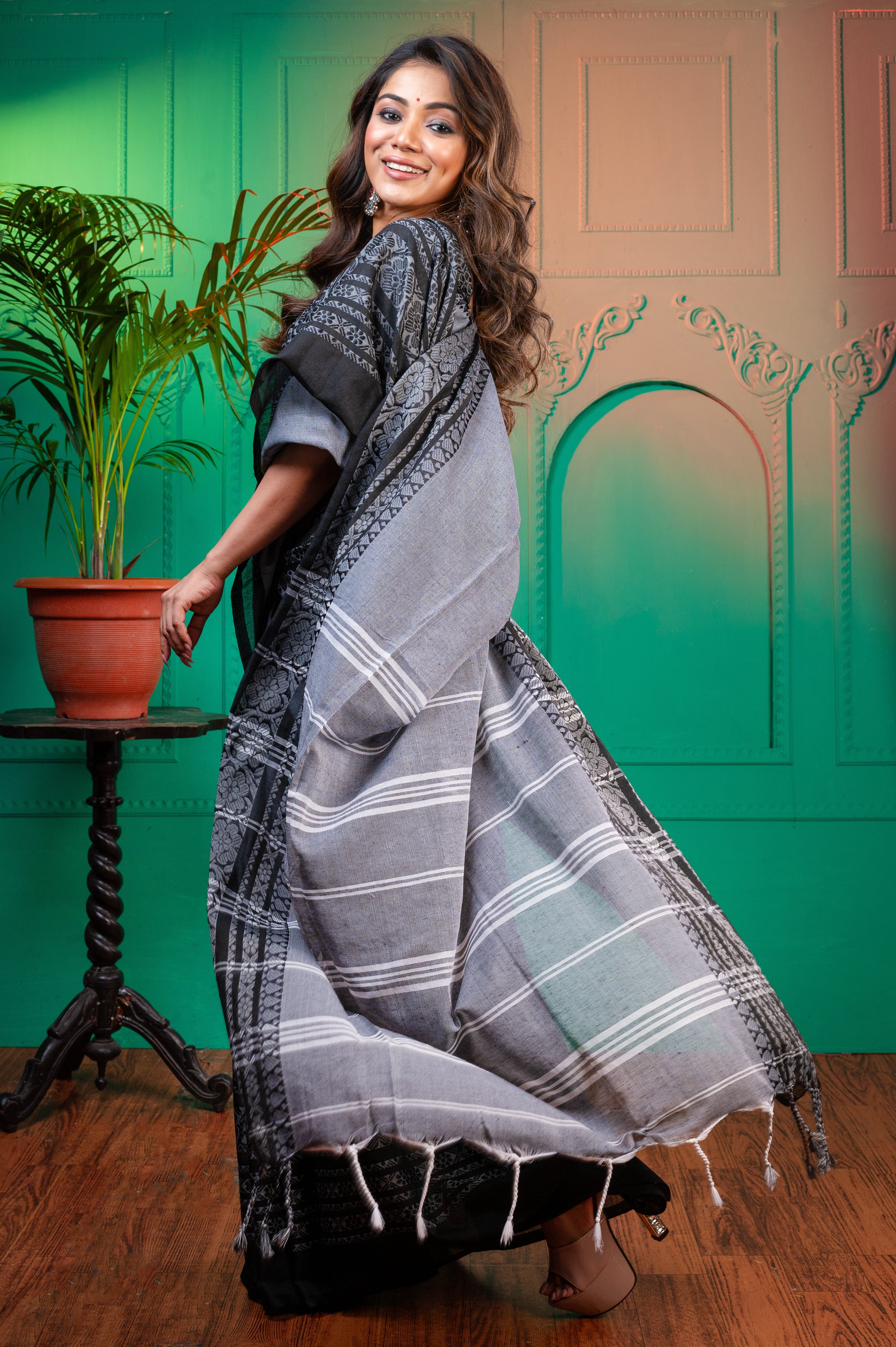 Women's Grey Body And Black Border Begampuri Pure Cotton Saree - Aanika