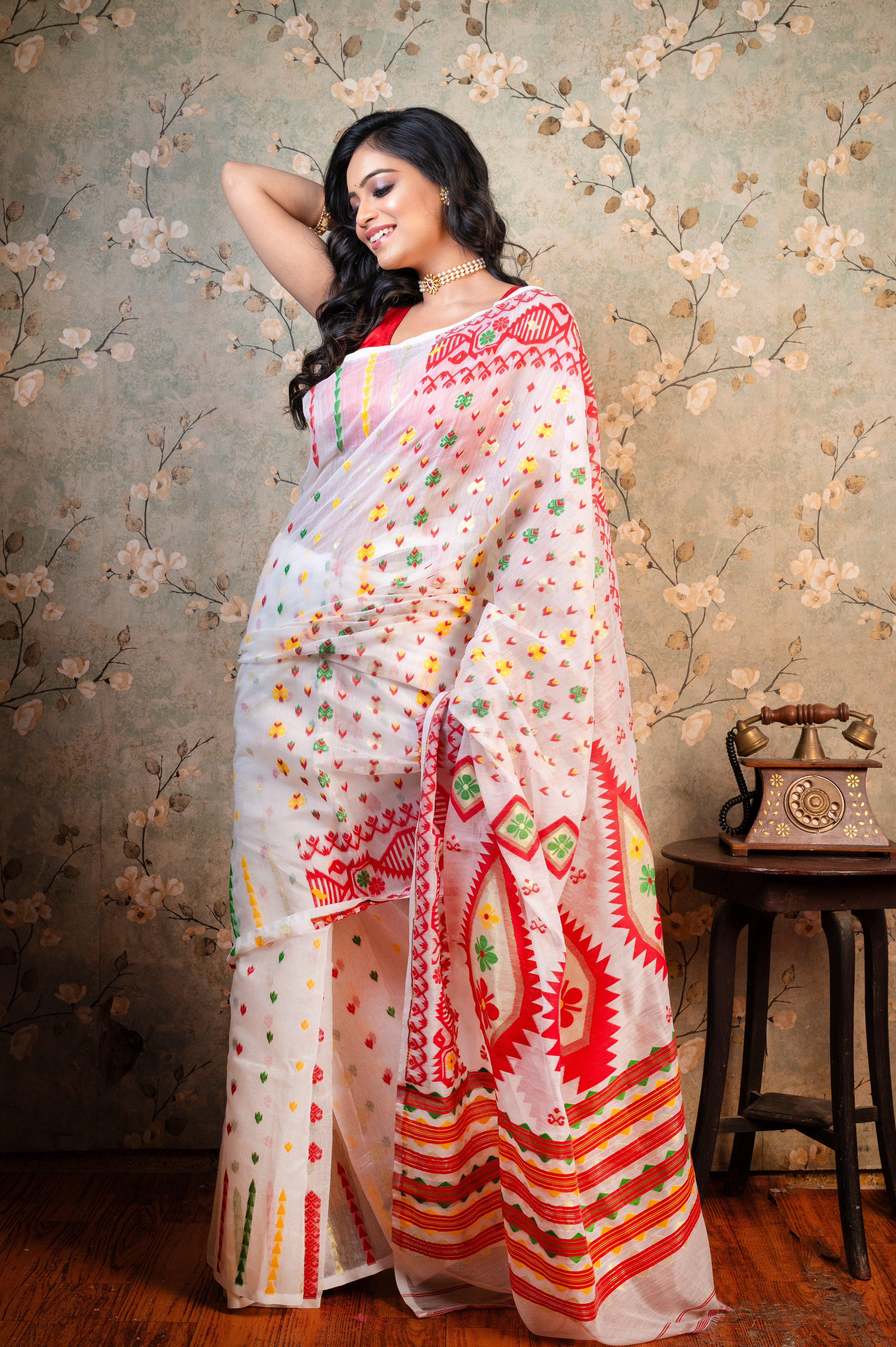 Women's Off-white Cotton Jamdani Saree With Red And Golden Ambi Woven Motifs - Aanika