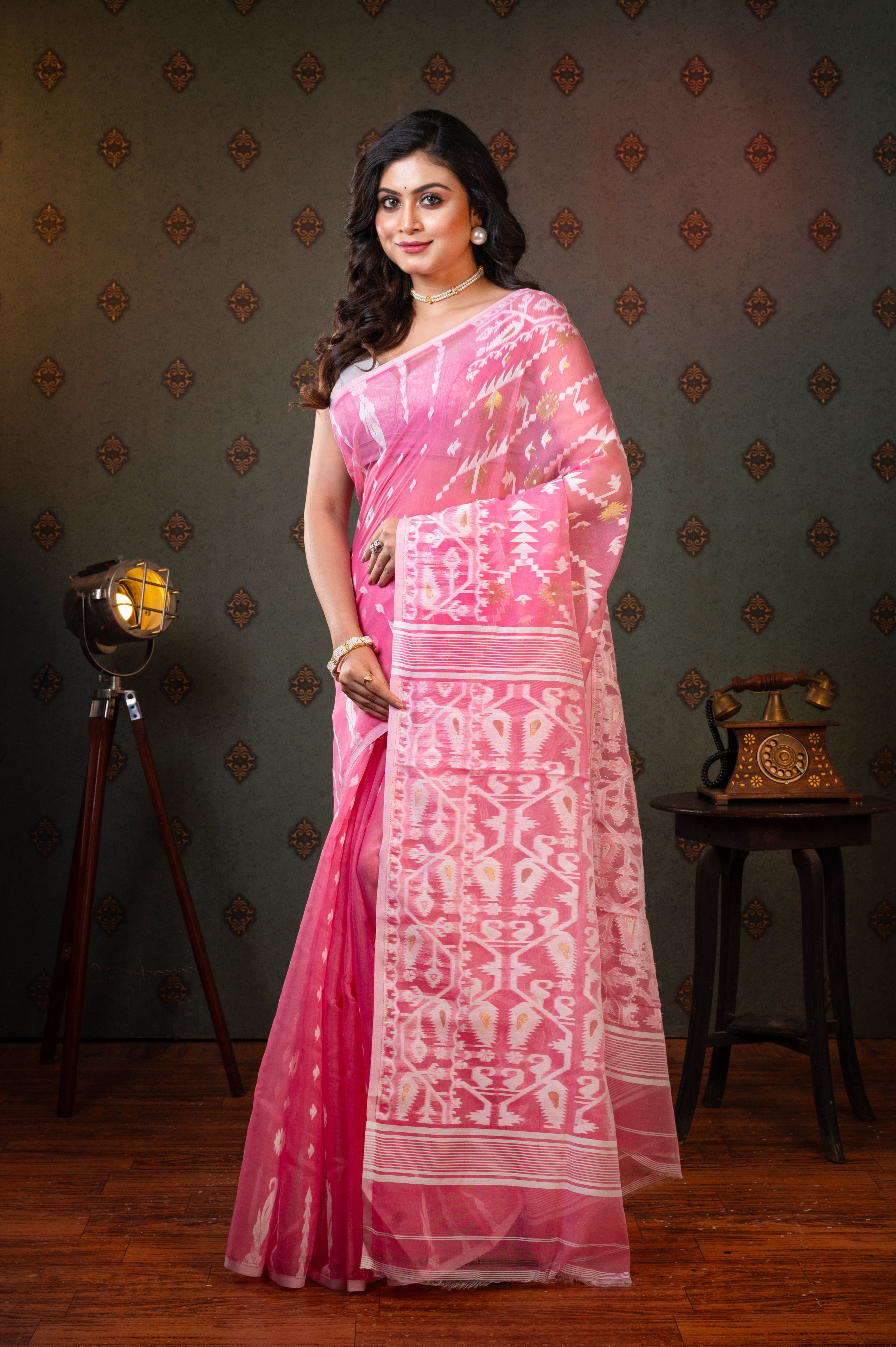 Women's Pink Cotton Jamdani Saree With Off-white And Golden Woven Motifs - Aanika