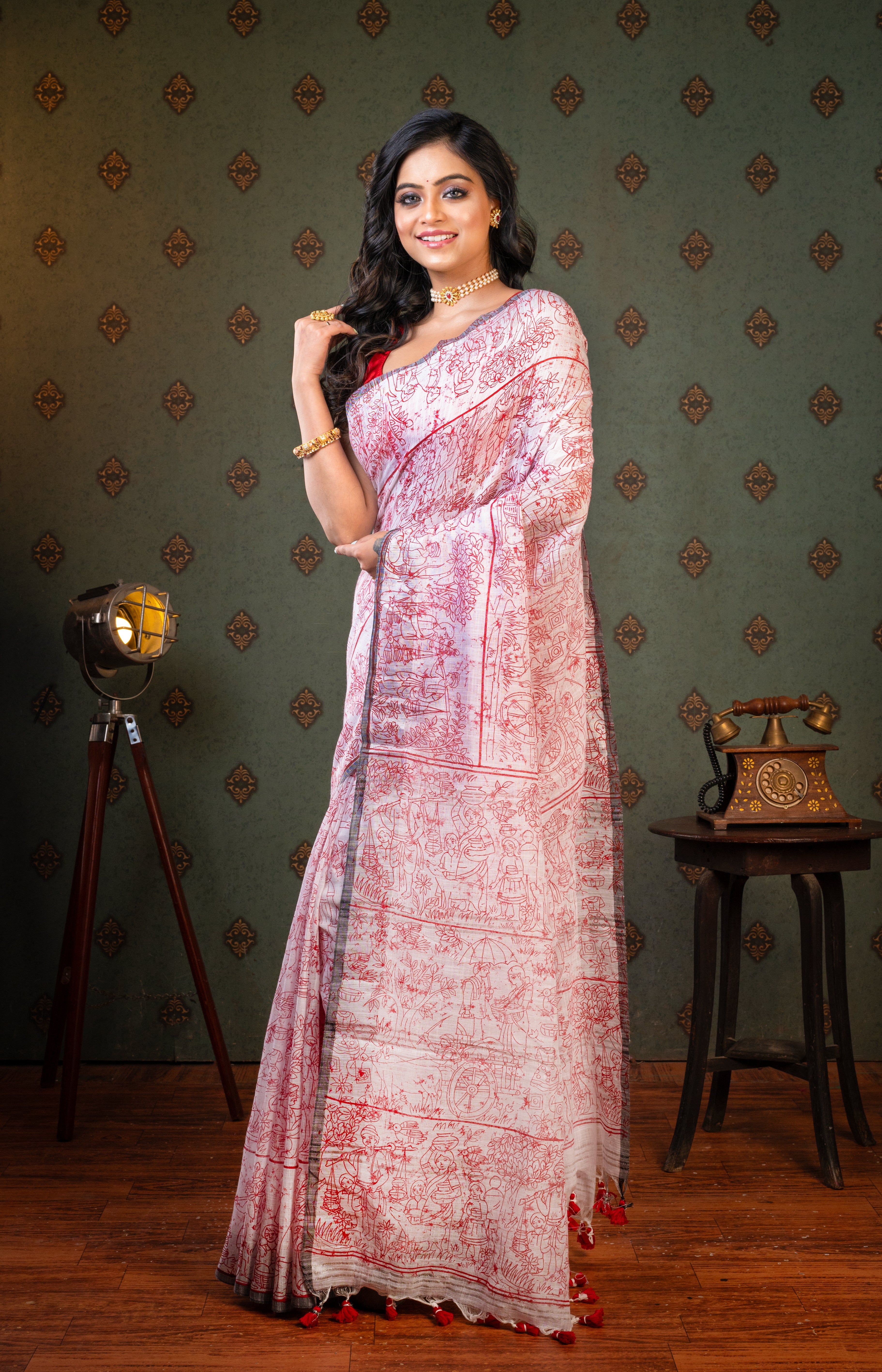 Women's White Handloom Linen Saree With Red Painted Design - Aanika