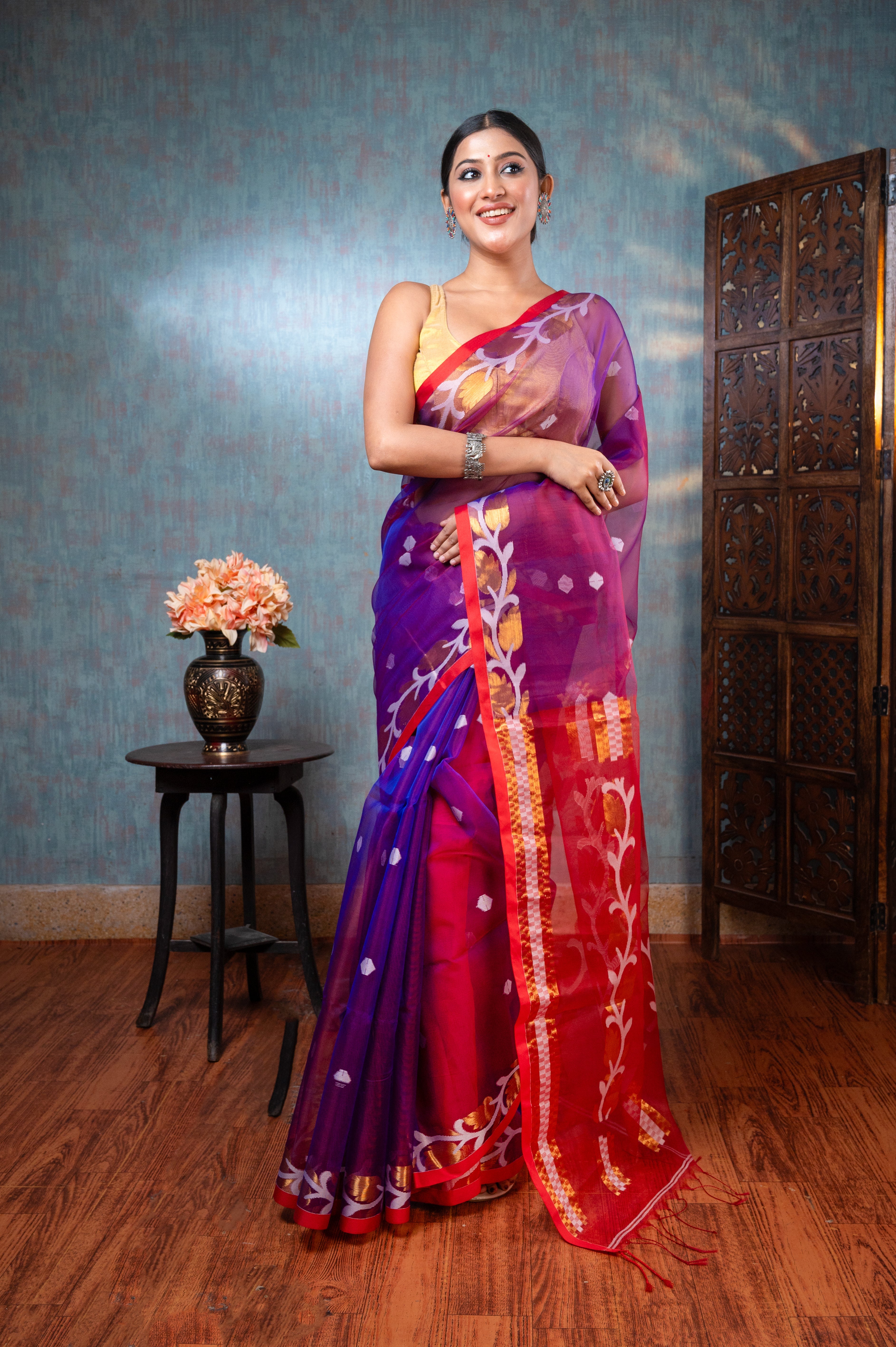 Women's Purple Pure Muslin Silk Saree With  Red Border And Pallu - Aanika