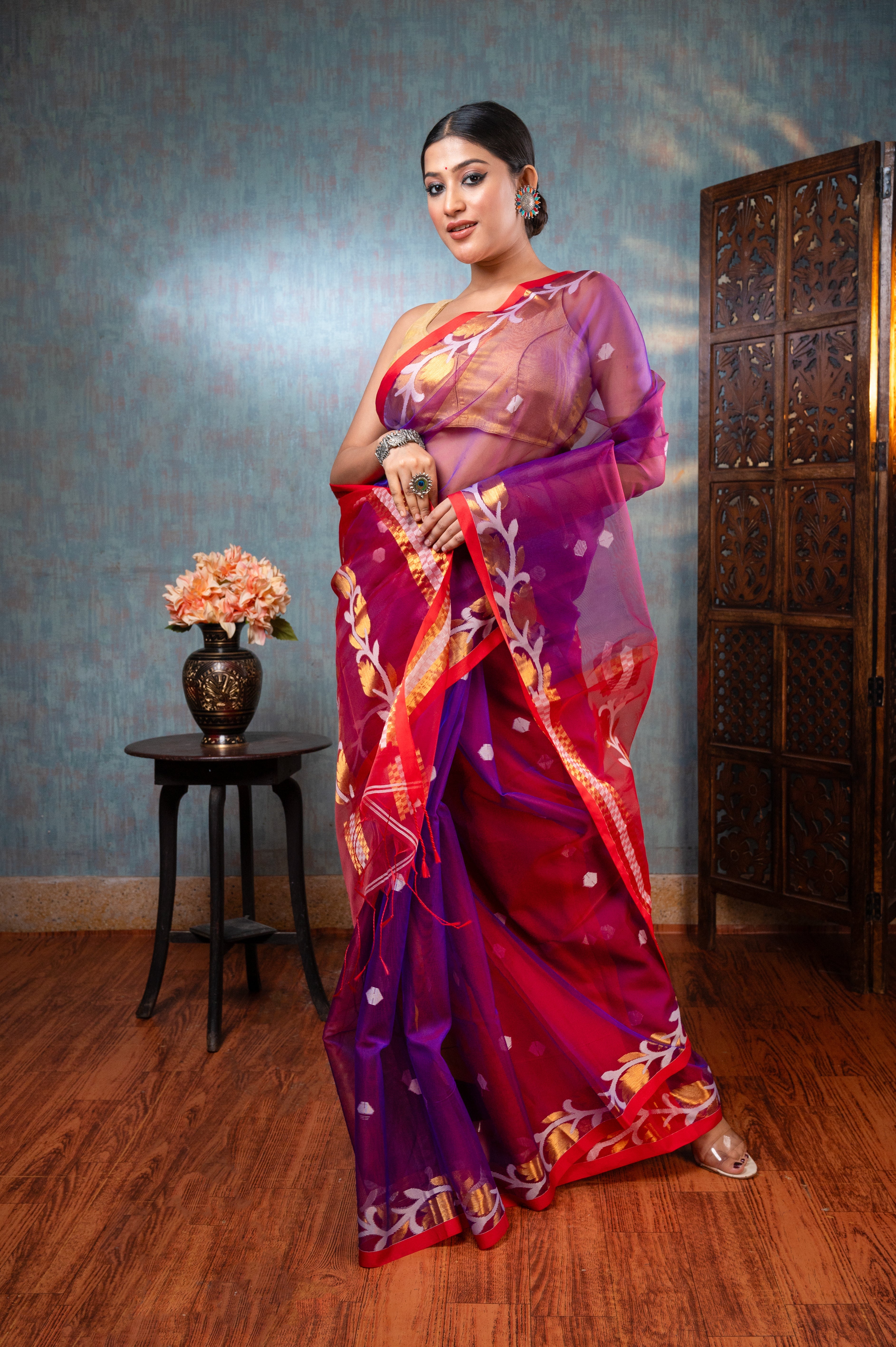 Women's Purple Pure Muslin Silk Saree With  Red Border And Pallu - Aanika