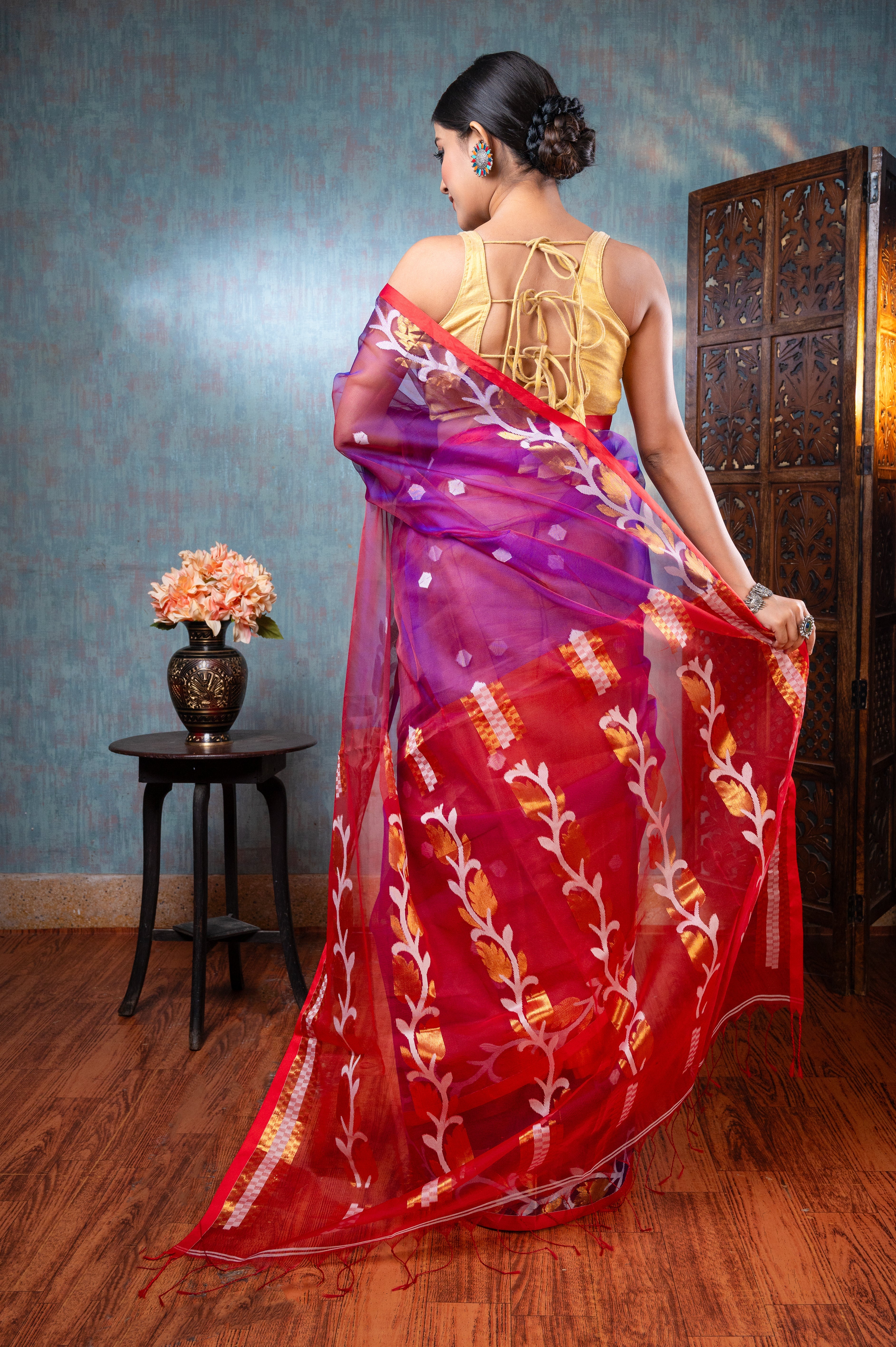 Women's Purple Pure Muslin Silk Saree With  Red Border And Pallu - Aanika