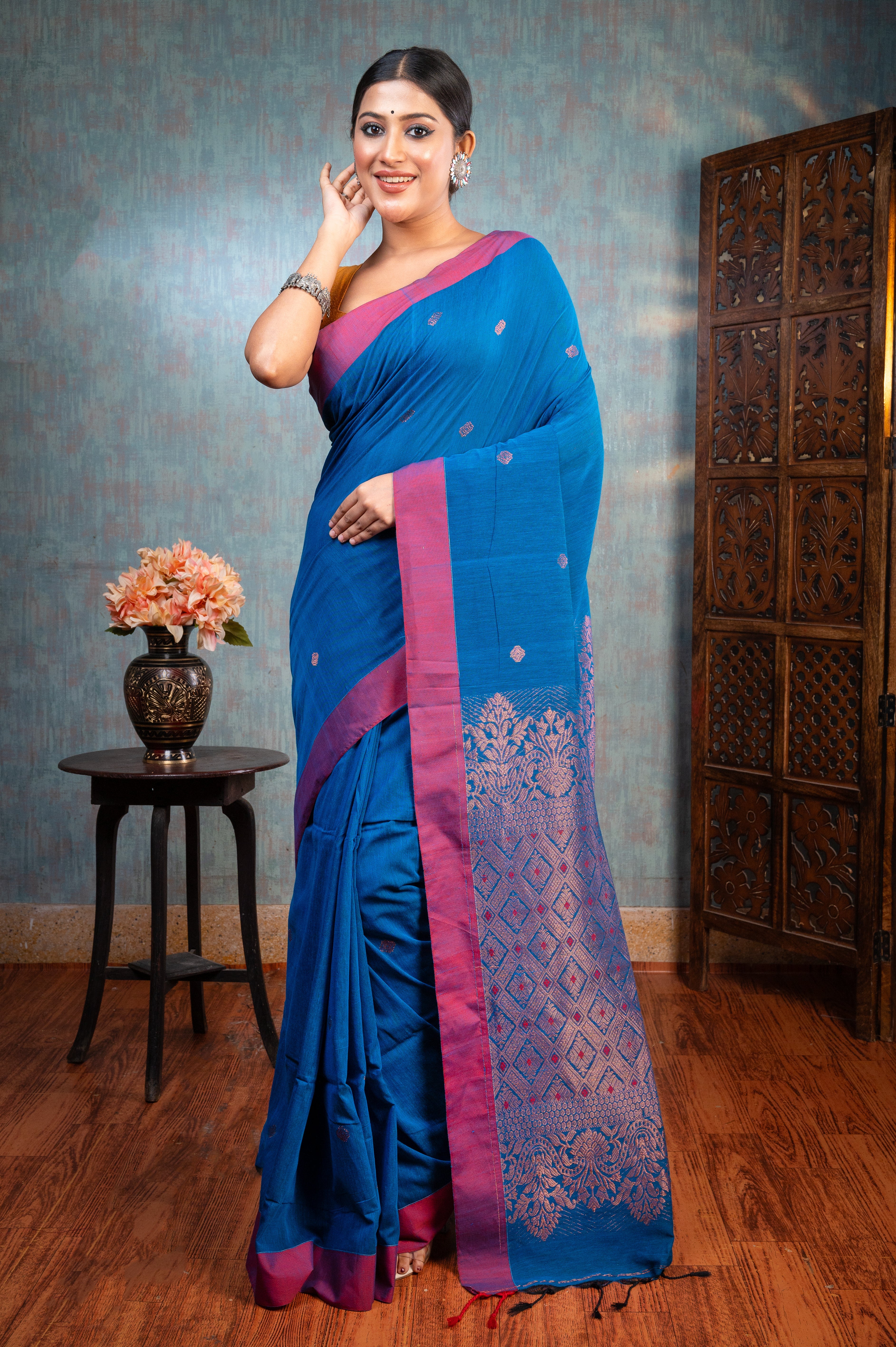 Women's Cerulean Blue Pure Handloom Cotton Saree With Copper Woven Motifs And Border - Aanika